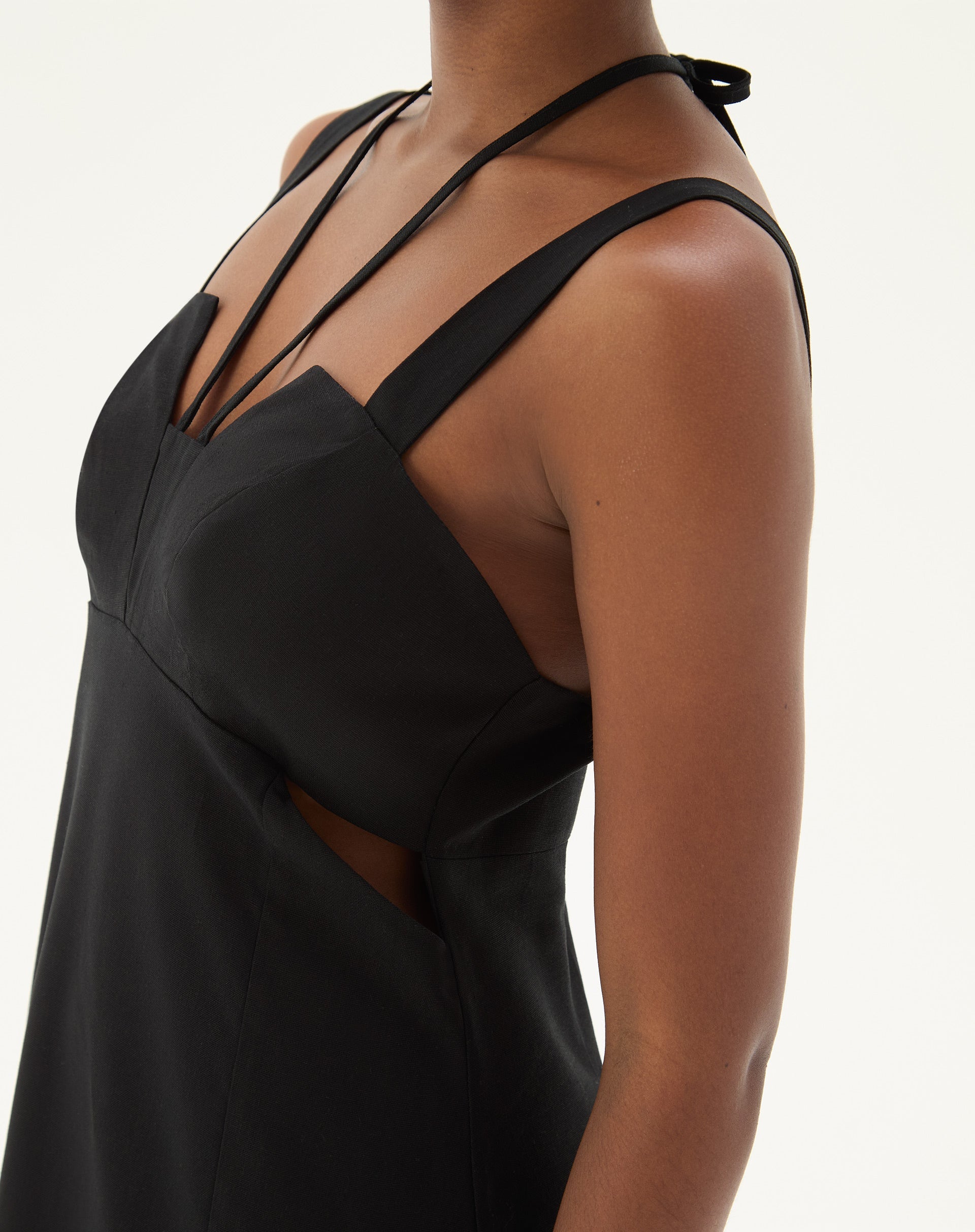 50425143_0002_vestido-longo-com-fenda-preto-1_3_02a2d425-3961-4a0a-95b5-1075dd350133.jpg