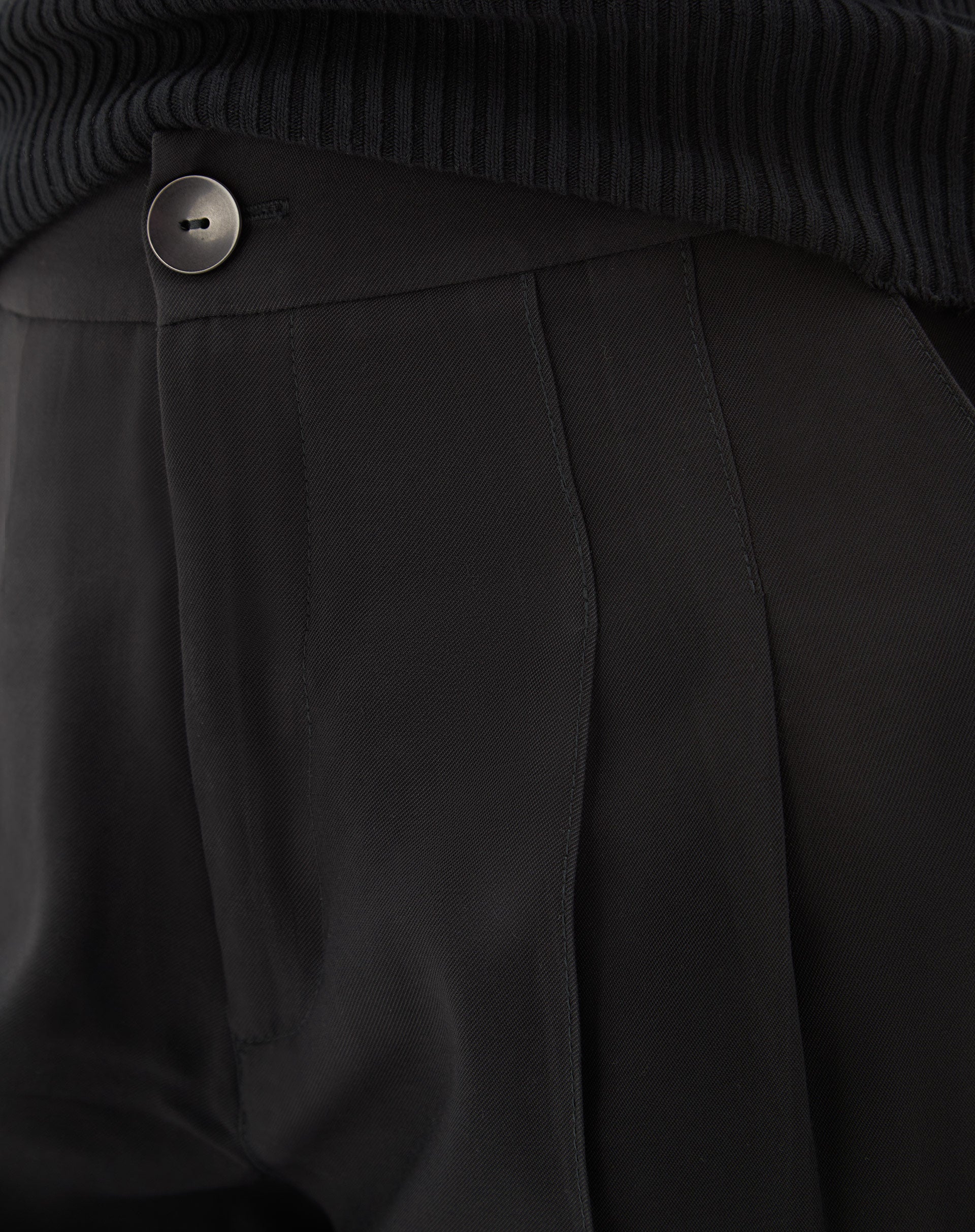 50425146_0002_shorts-curto-com-amarracao-preto_3_add6941f-6a17-417b-9487-b8eeca632053.jpg