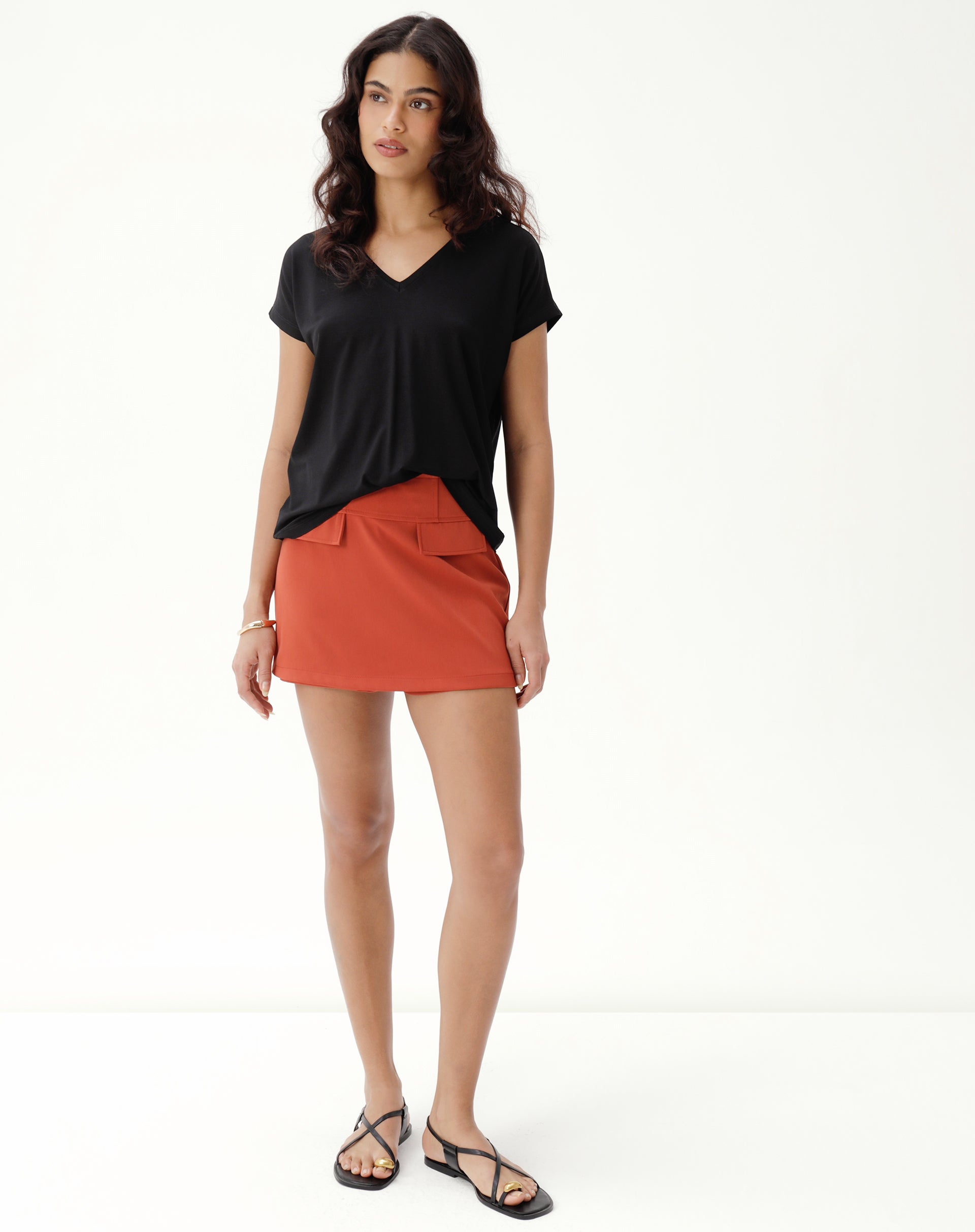 T-SHIRT VISCOSE DECOTE V LISA - PRETO