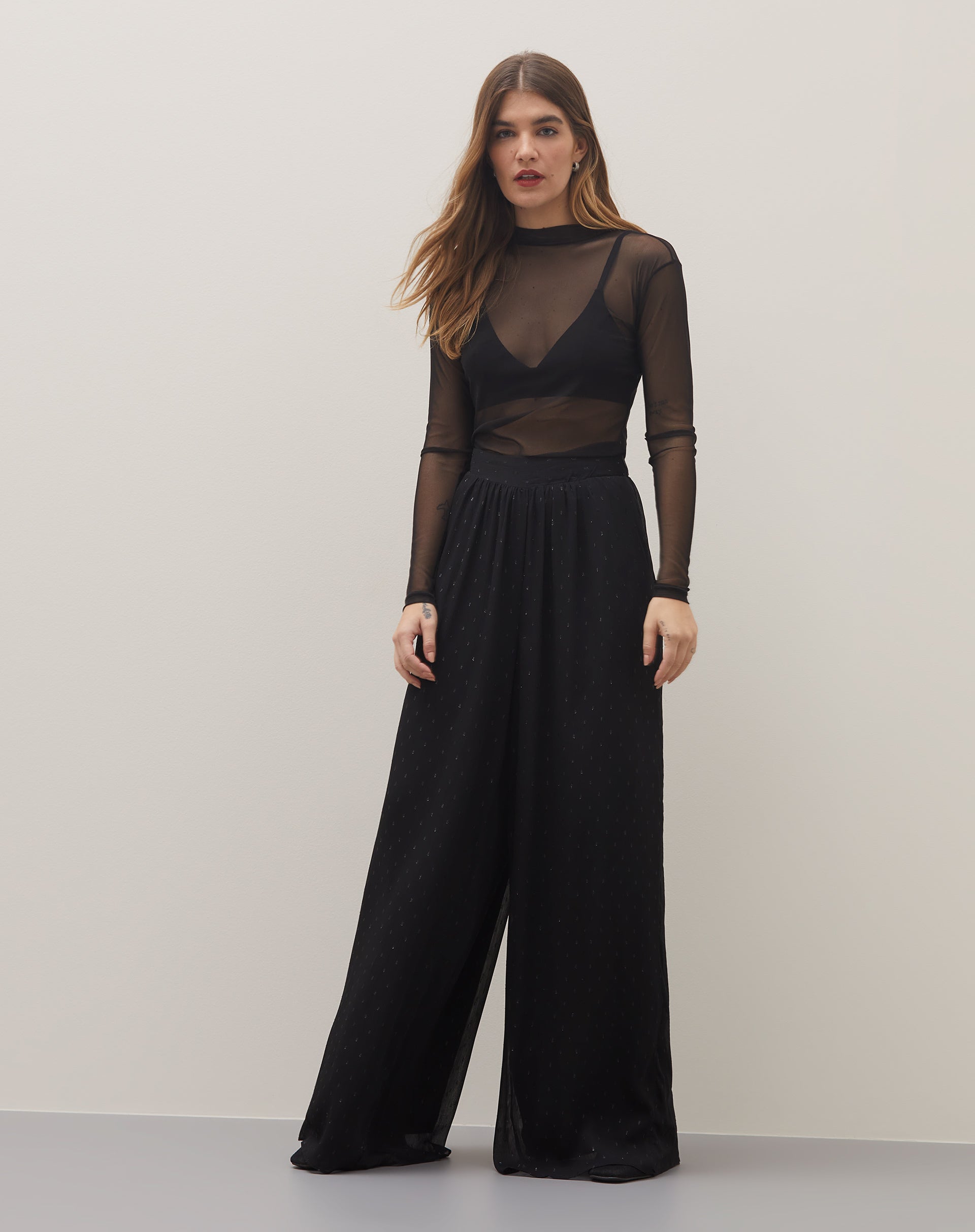 Blusa Gola Alta de Tule - Preto