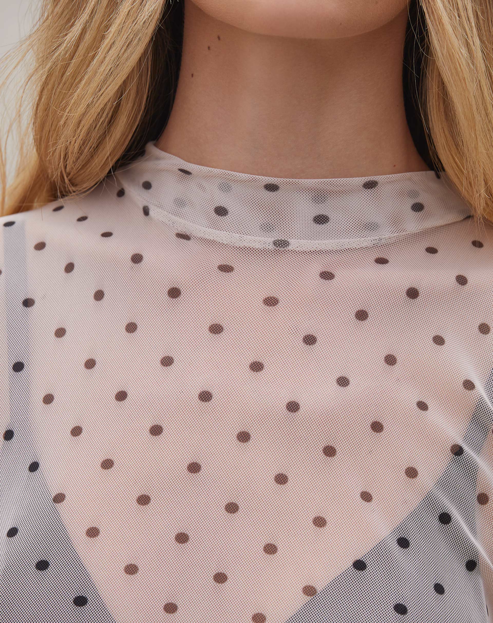 Blusa Gola Alta de Tule - Antique Dots