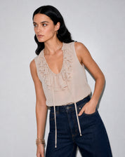 Blusa com Gola de Babados - Bege