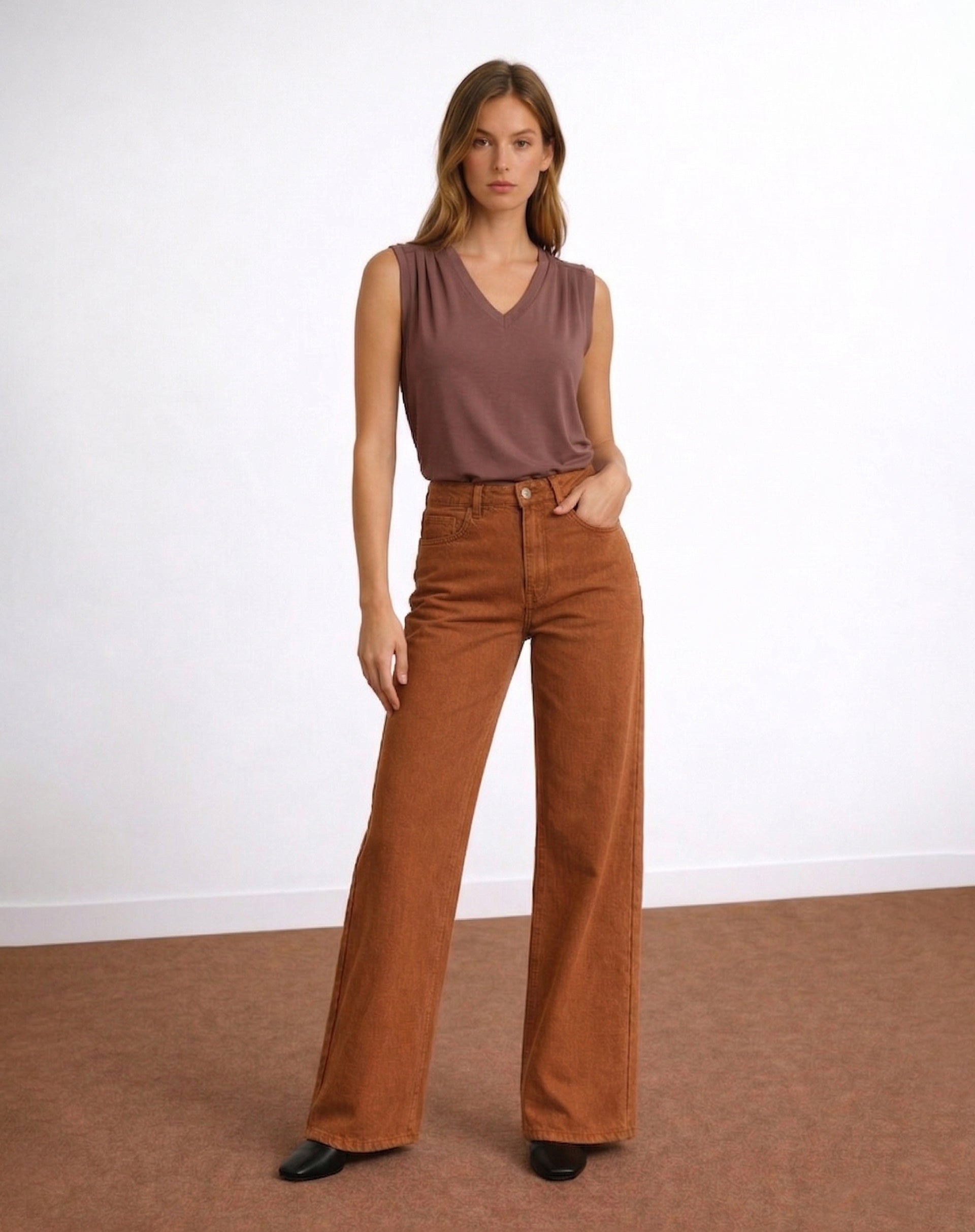 Blusa Decote V de Malha - Marrom