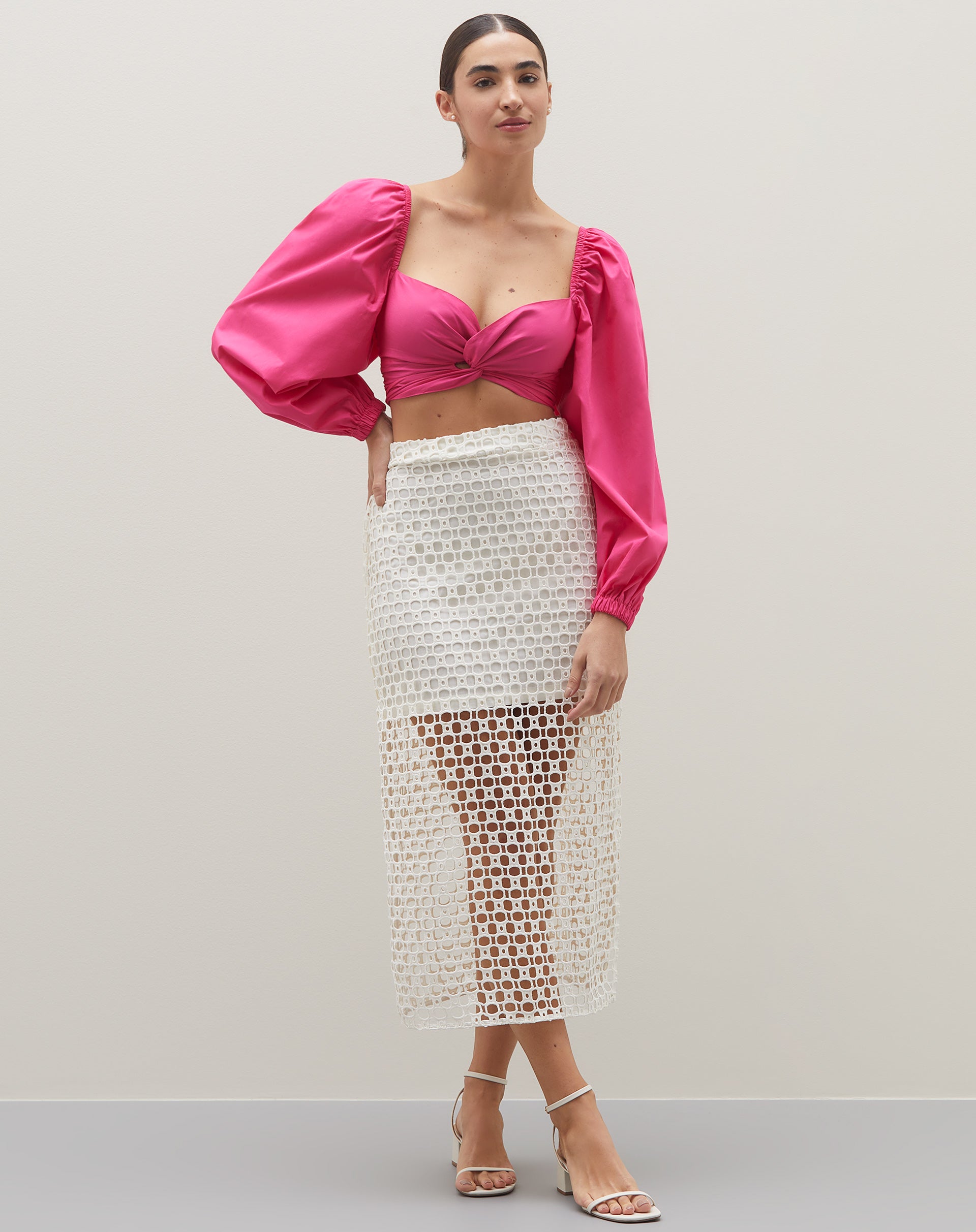 TOP CROPPED DE MANGA COMPRIDA E TORÇÃO NO DECOTE - ROSA