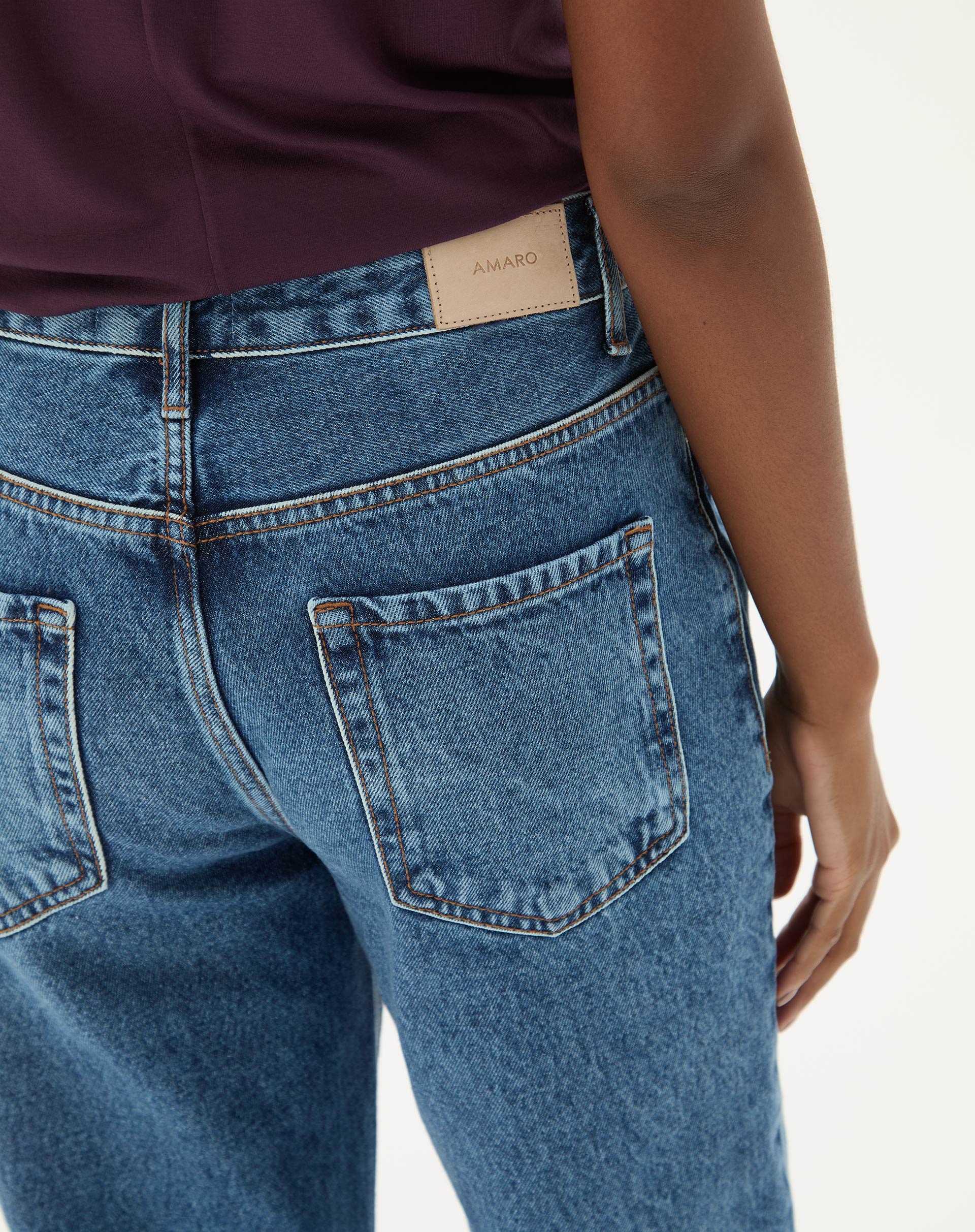50511999_0476_calca-jeans-flare-cintura-alta-azul-medio-1_1_64b0902a-9e3f-4f2e-8600-b523959643d5.jpg