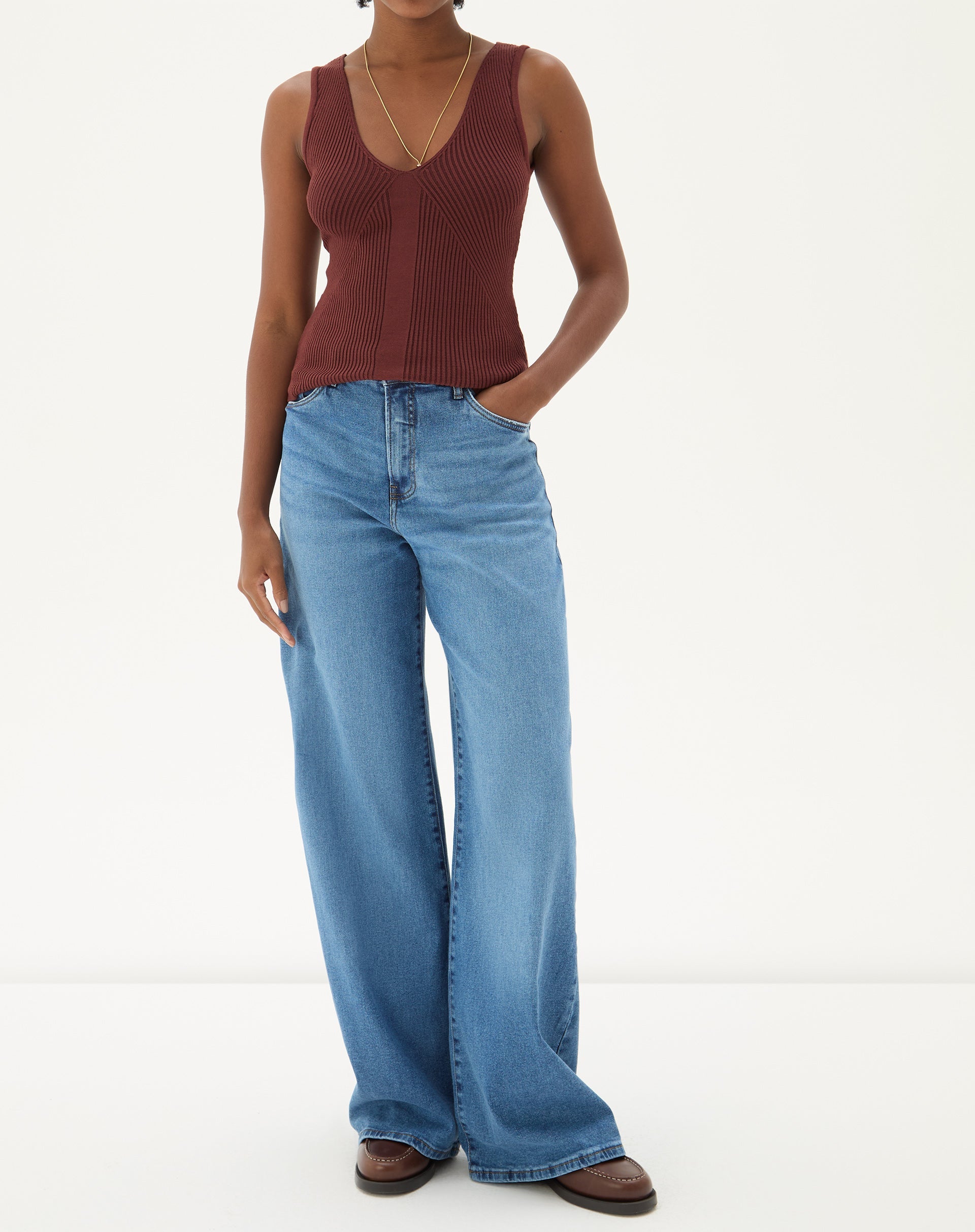 50512001_0476_calca-jeans-wide-leg-cintura-alta-azul-medio_0_98d28936-92cc-4a3c-bc37-d61e886e821e.jpg