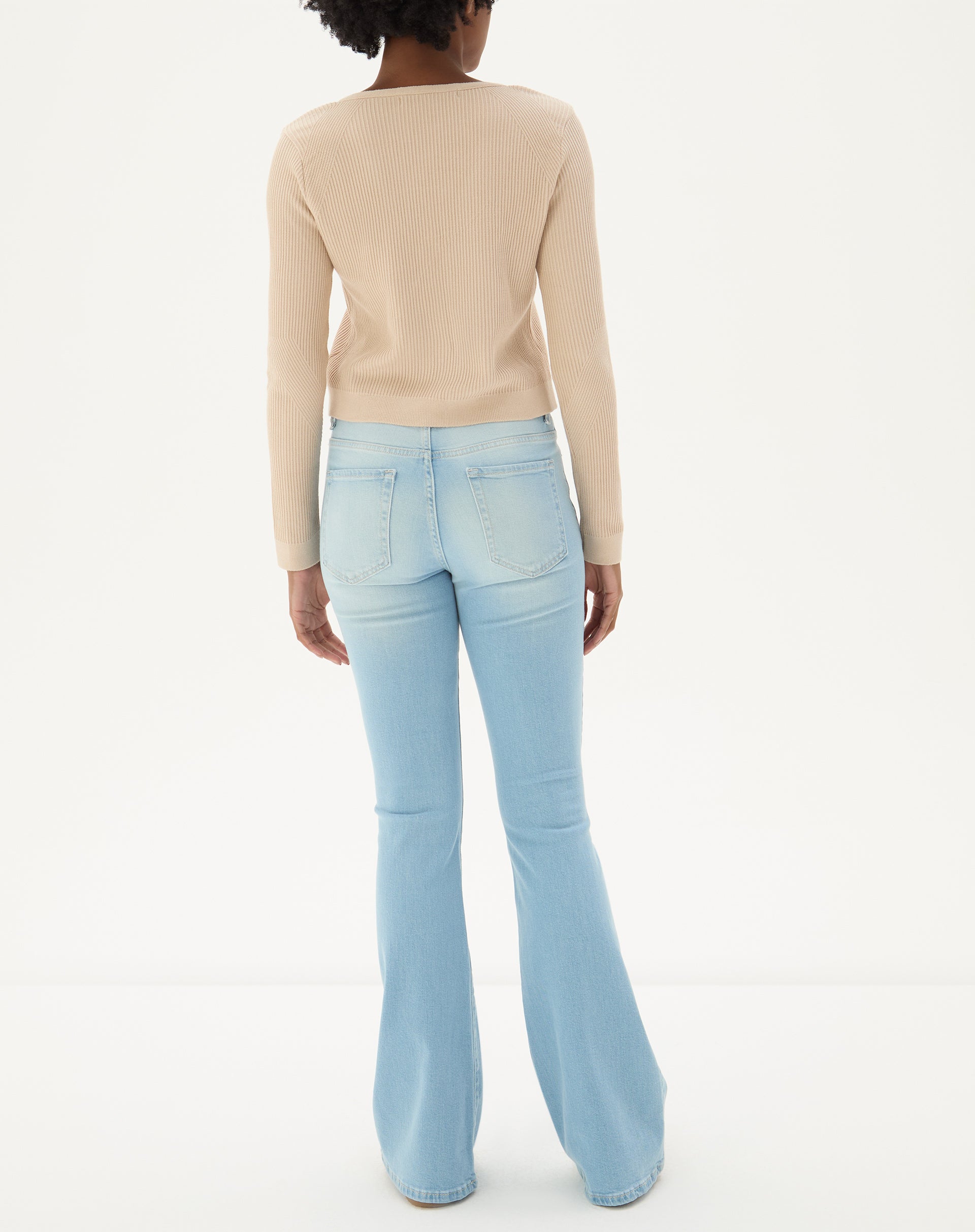 50512002_0047_calca-jeans-flare-cintura-alta-azul-claro-2_3_4eaa2389-513d-4e21-9af3-8cb1e32bfb36.jpg