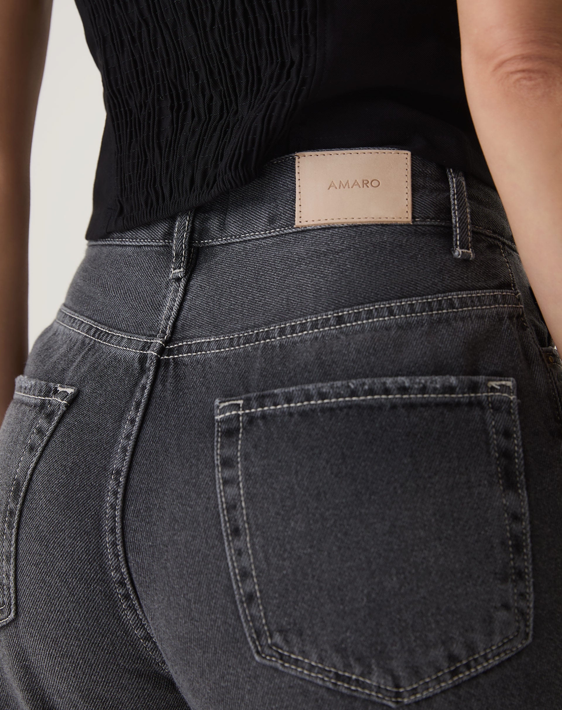 CALÇA MOM JEANS CROPPED - AZUL ESCURO