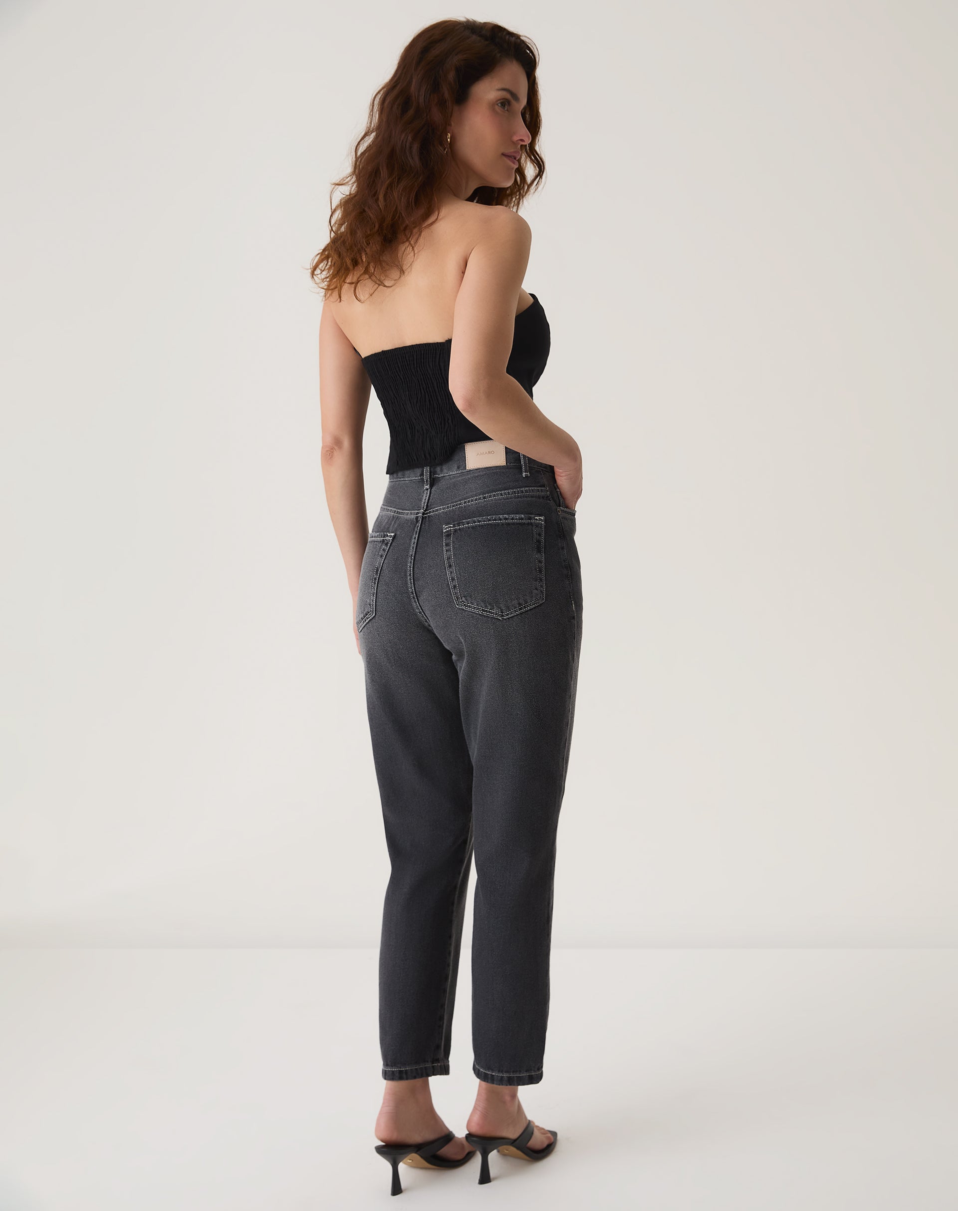 CALÇA MOM JEANS CROPPED - AZUL ESCURO