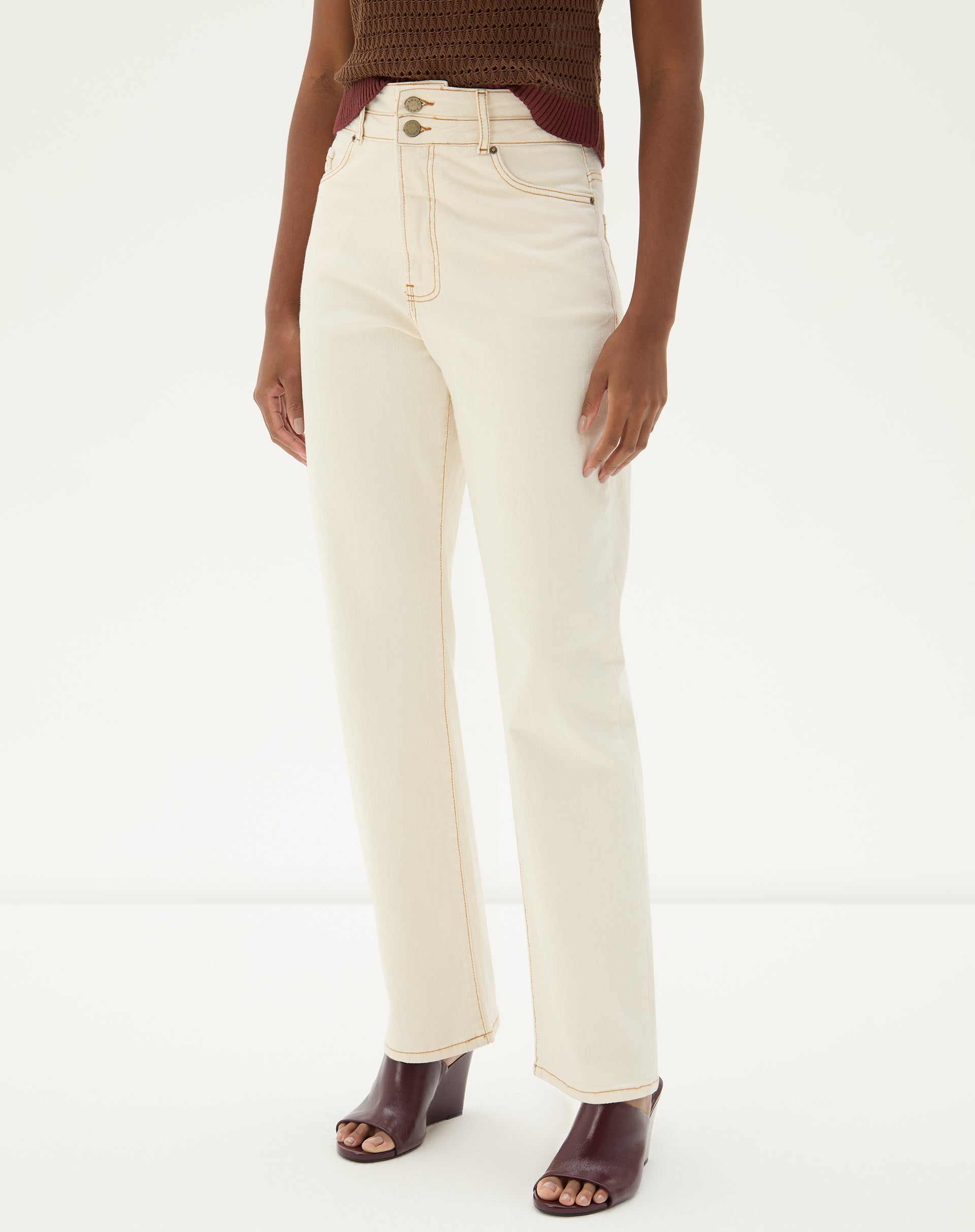 CALÇA RETA CINTURA ALTA SARJA BEGE – AMARO1