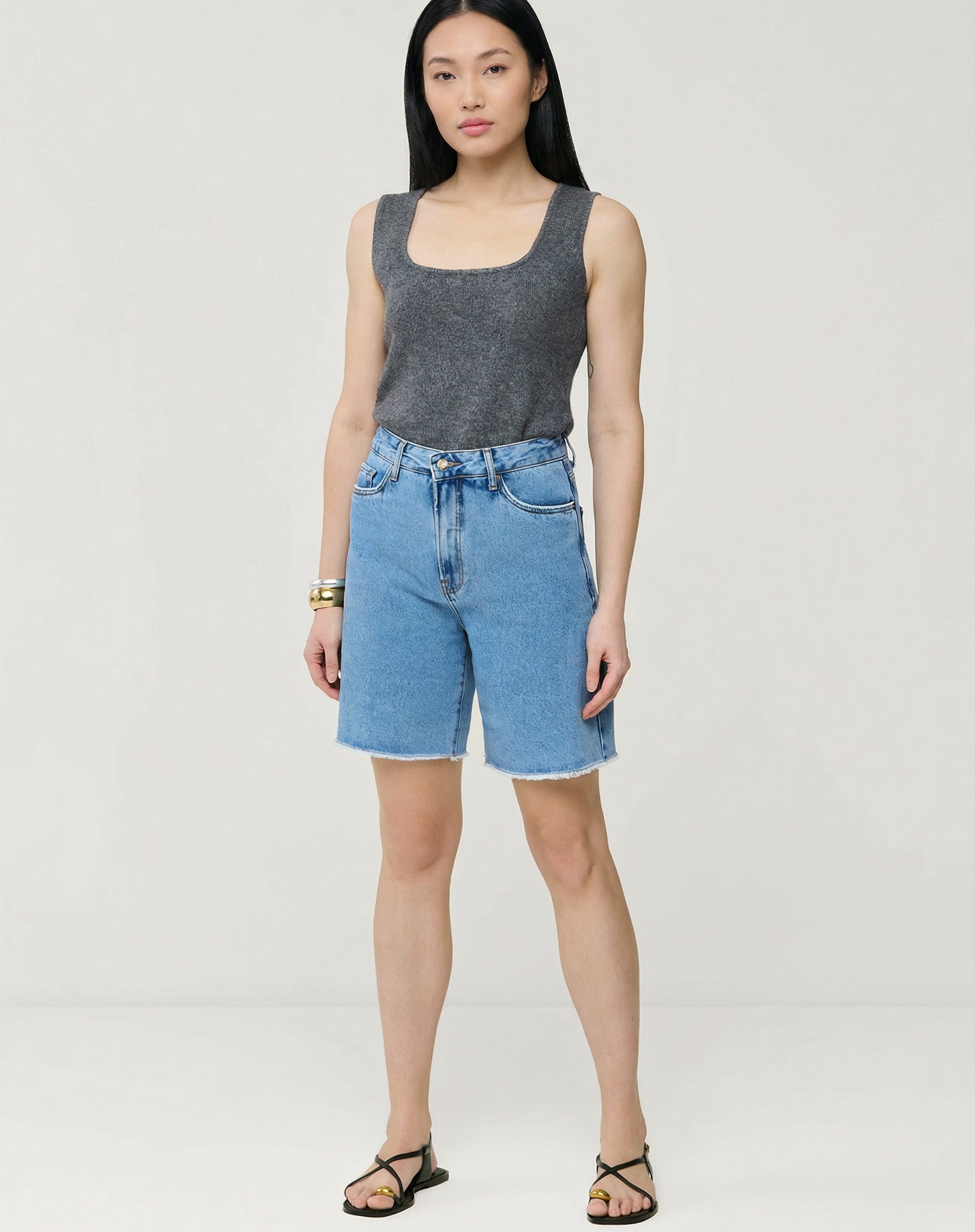 BERMUDA JEANS RETA - AZUL MÉDIO