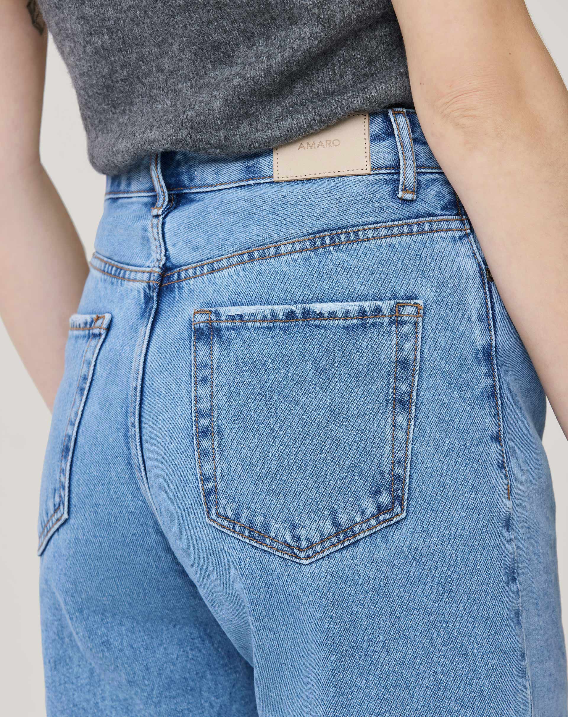 BERMUDA JEANS RETA - AZUL MÉDIO