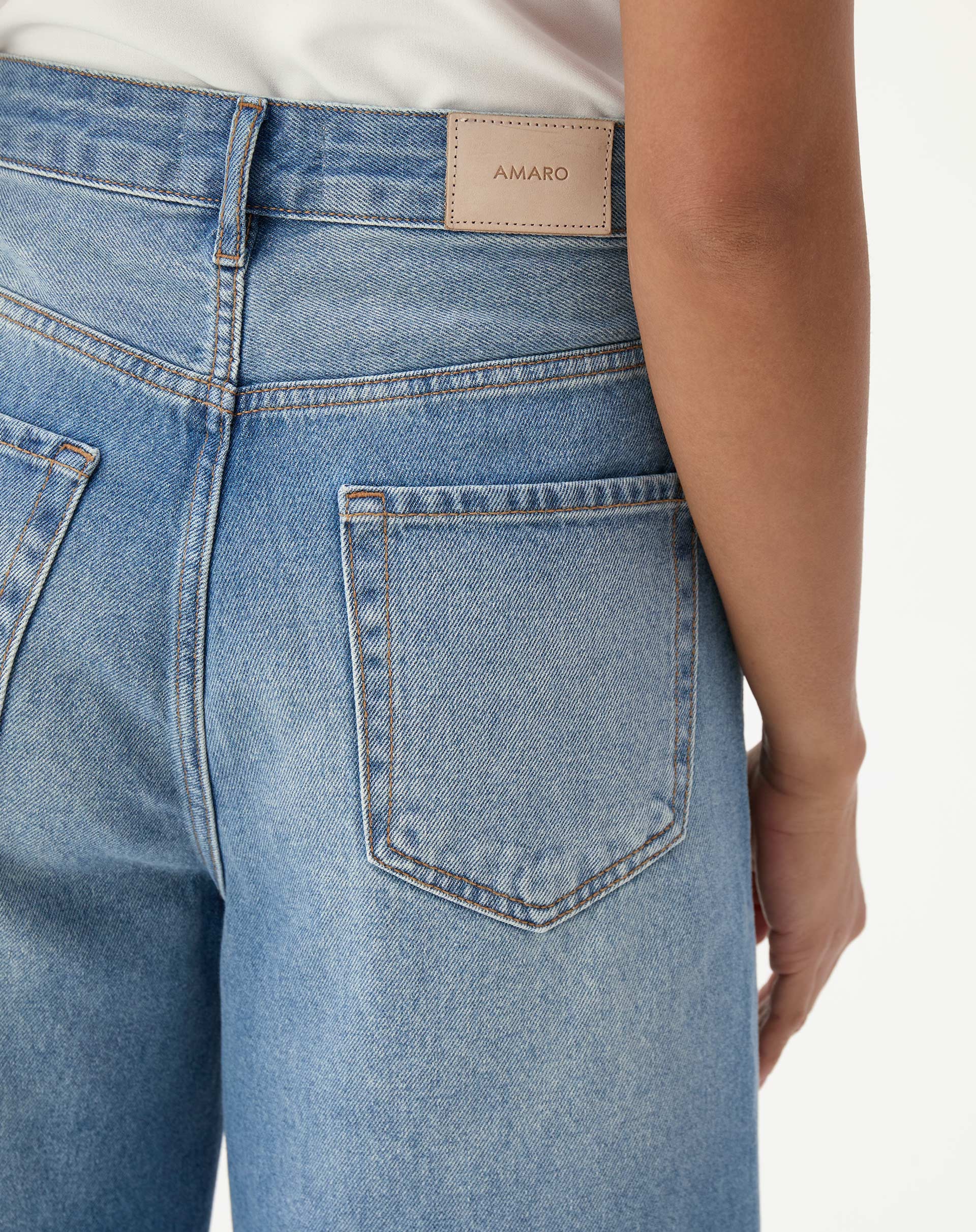 Bermuda Jeans Alongada Evasê - Azul Médio