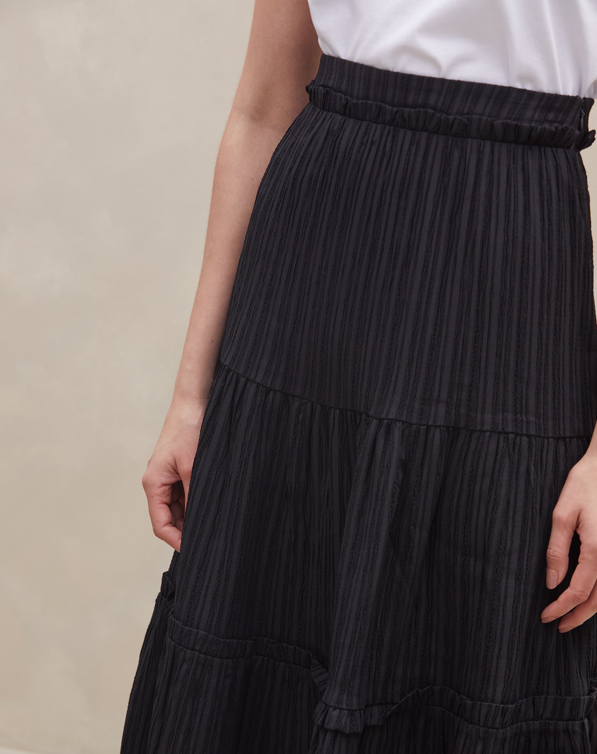 Saia Midi com Marias Texturizada - Preto