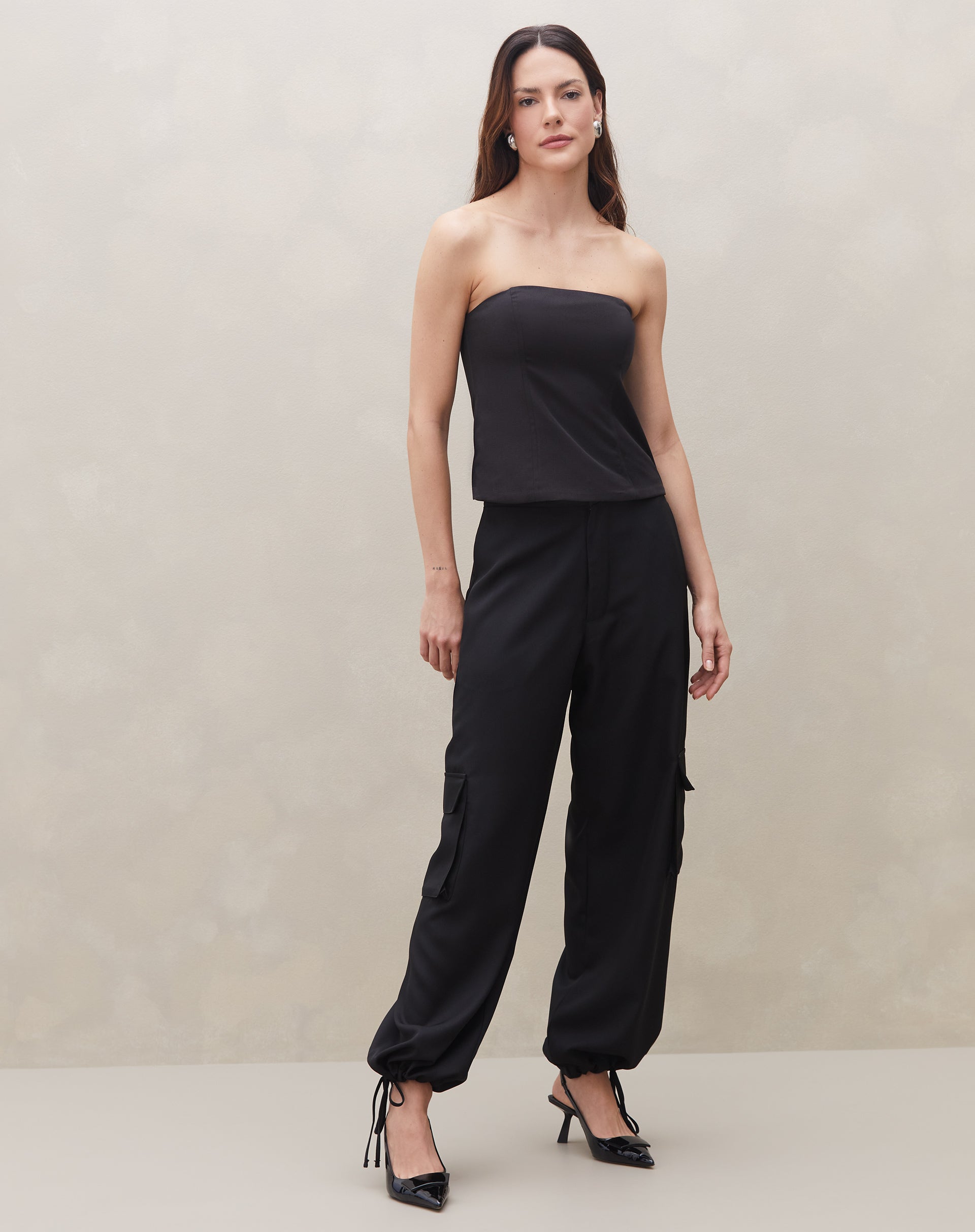 Calça Cargo com Amarração no Tornozelo  - Preto