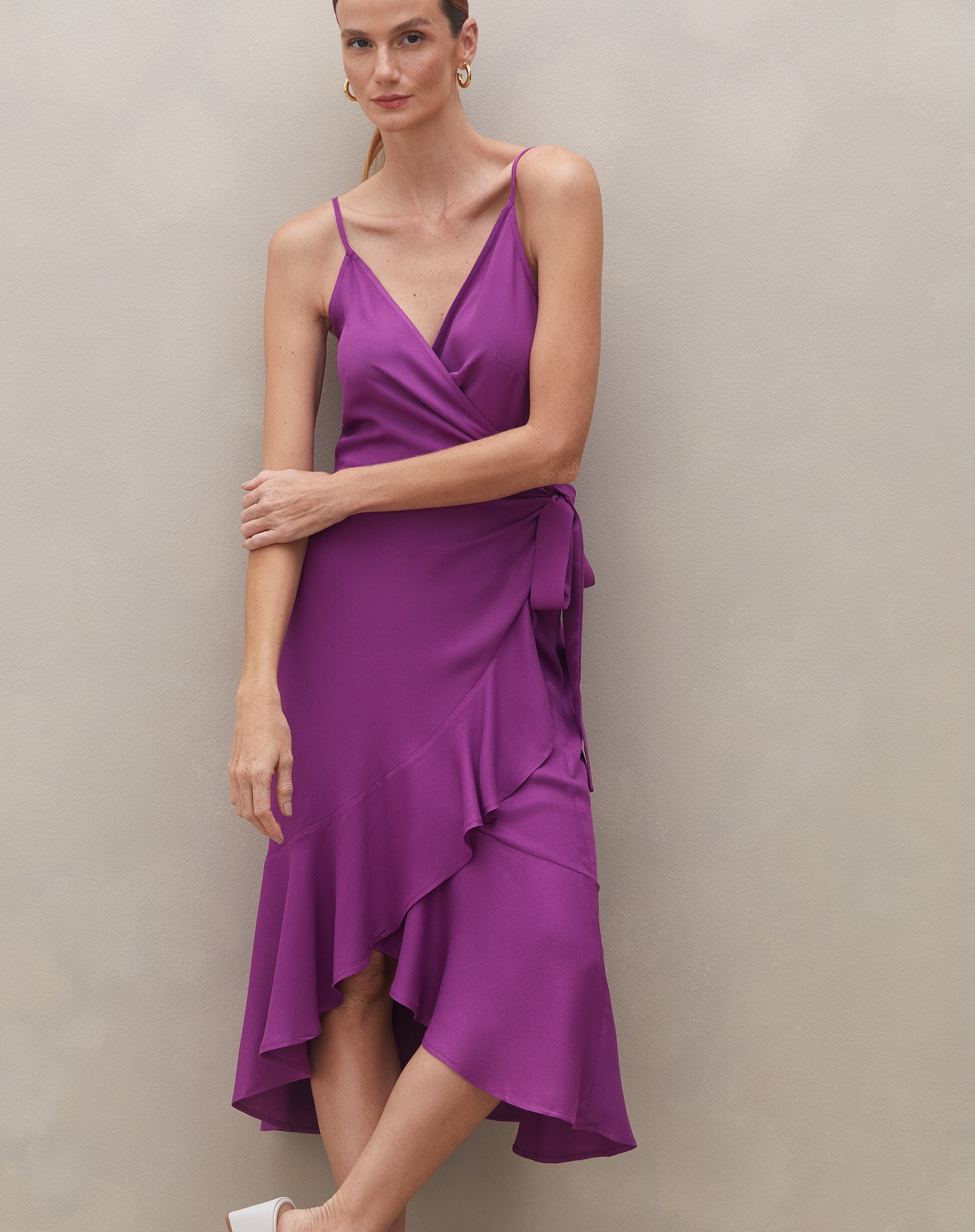 VESTIDO MIDI TRANSPASSADO COM BABADO  - ROXO