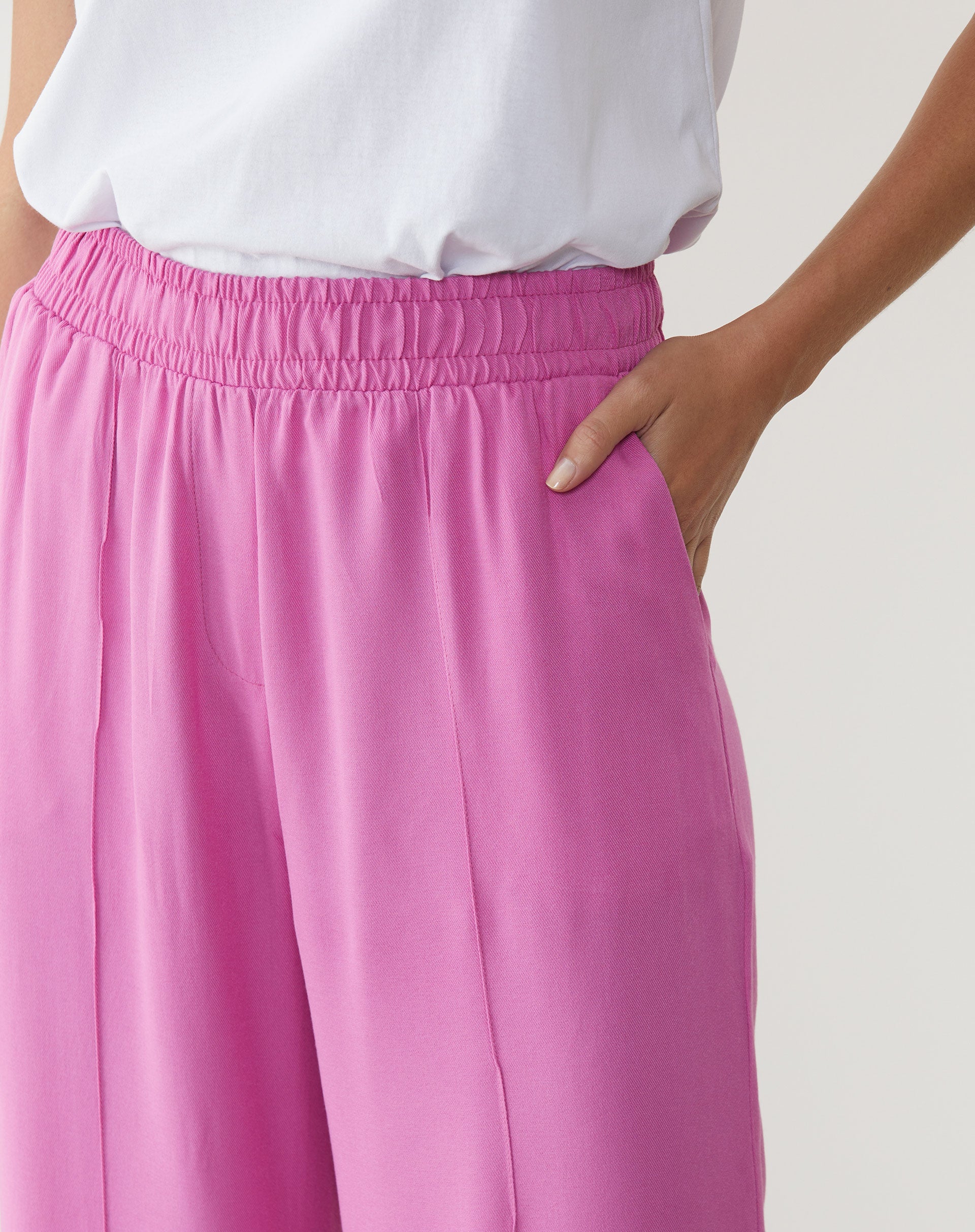 CALÇA VISCOSE CÓS ELÁSTICO COM FRISO - ROSA