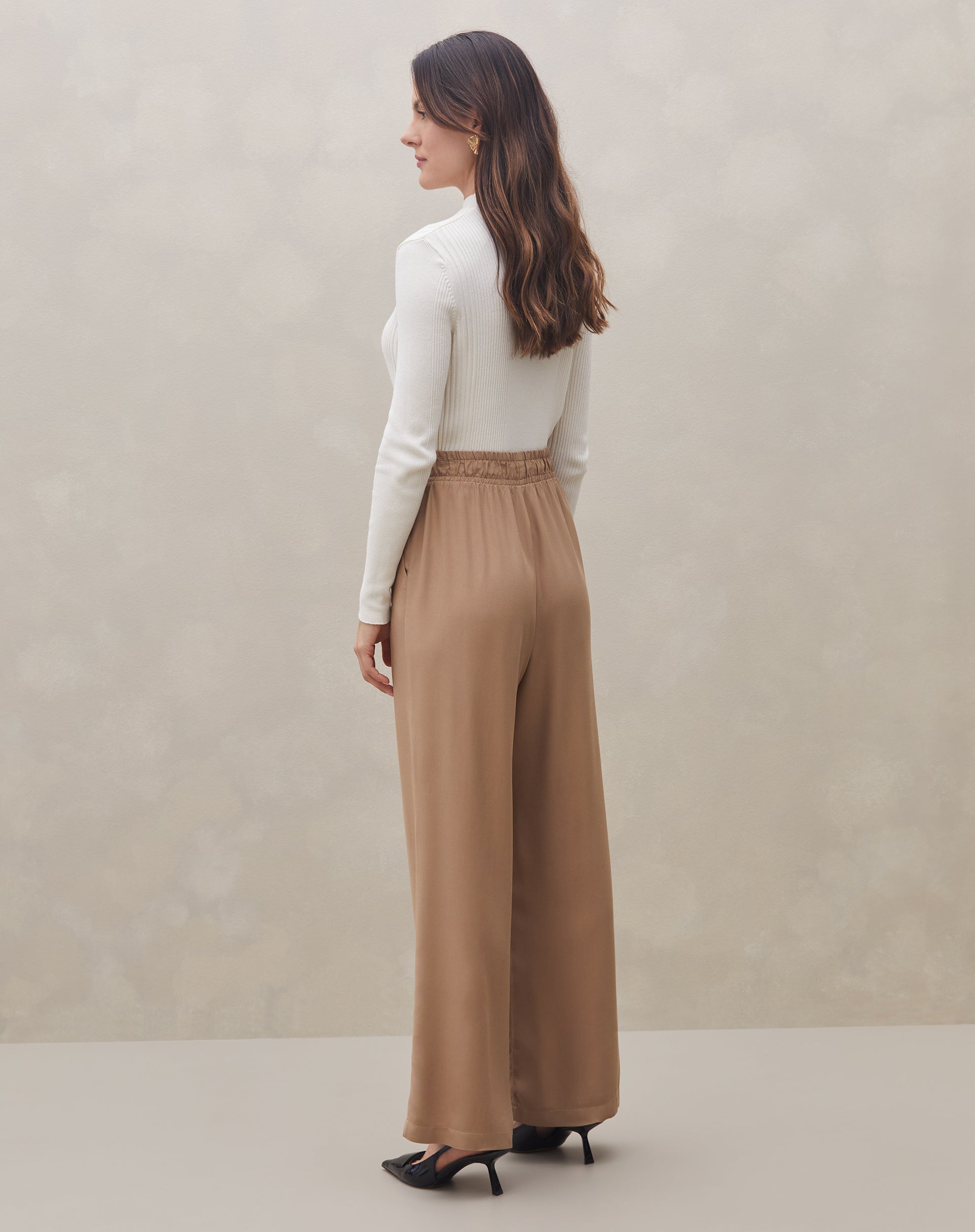 CALÇA VISCOSE CÓS ELÁSTICO COM FRISO - CAQUI