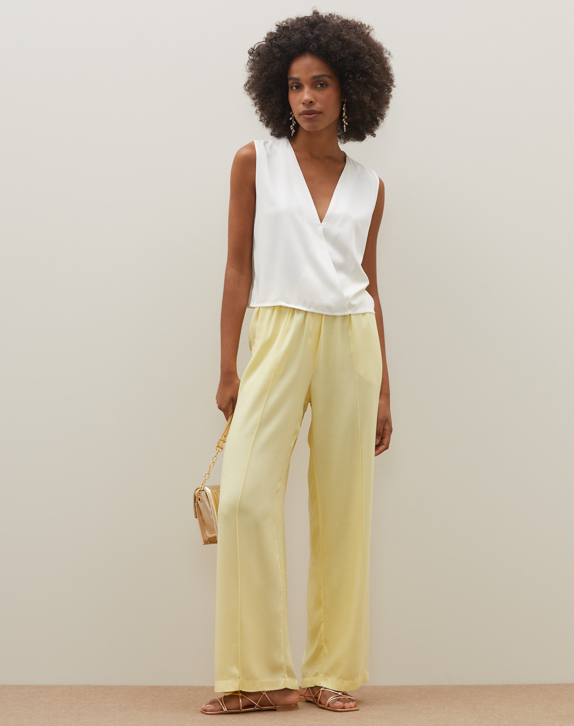 Calça Viscose Cós Elástico com Friso - Amarelo Claro