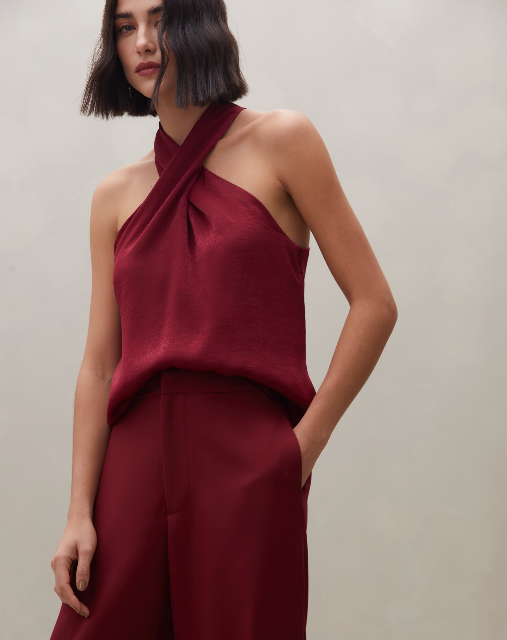 Regata Halter Neck com Decote Cruzado  - Vinho