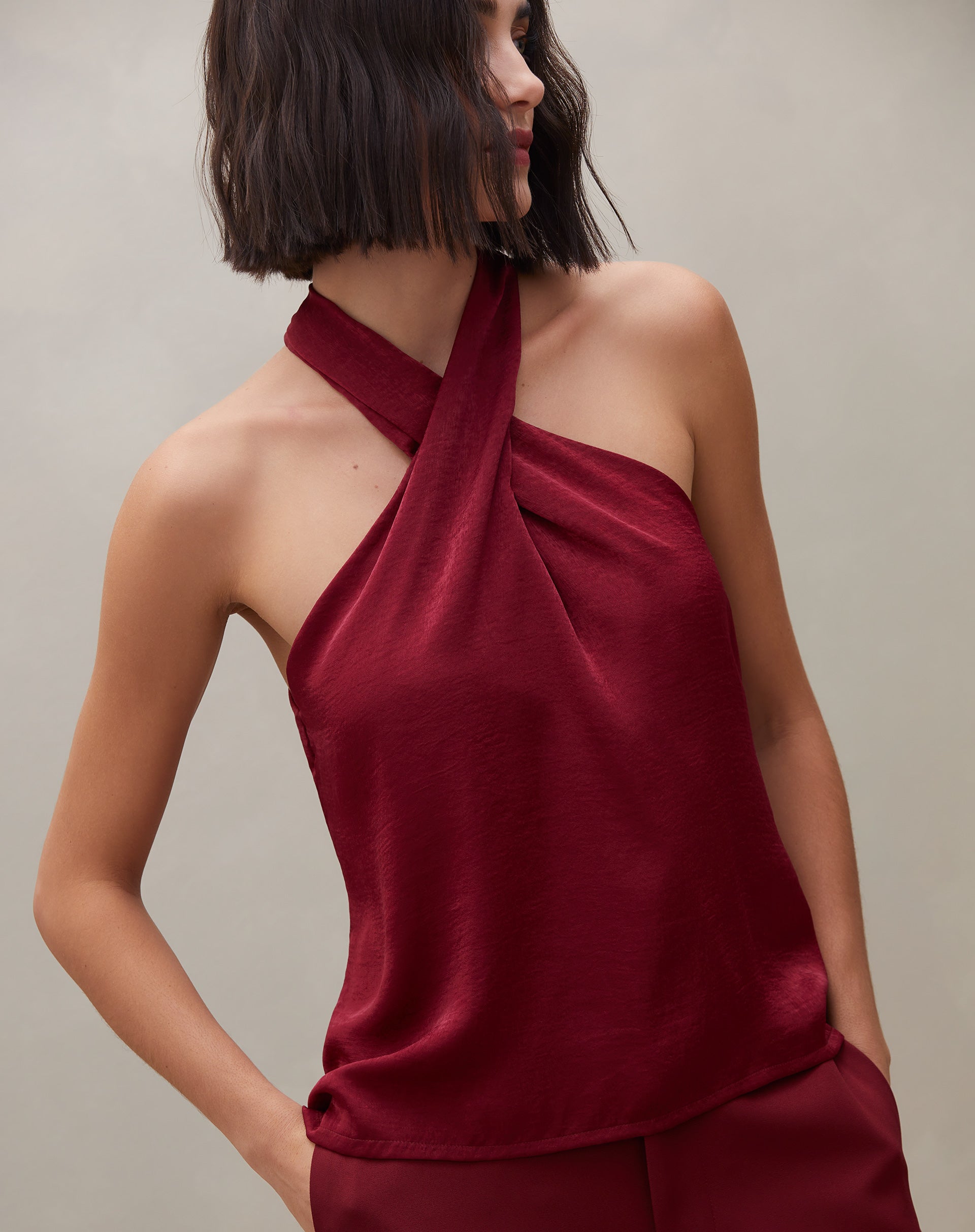 Regata Halter Neck com Decote Cruzado  - Vinho