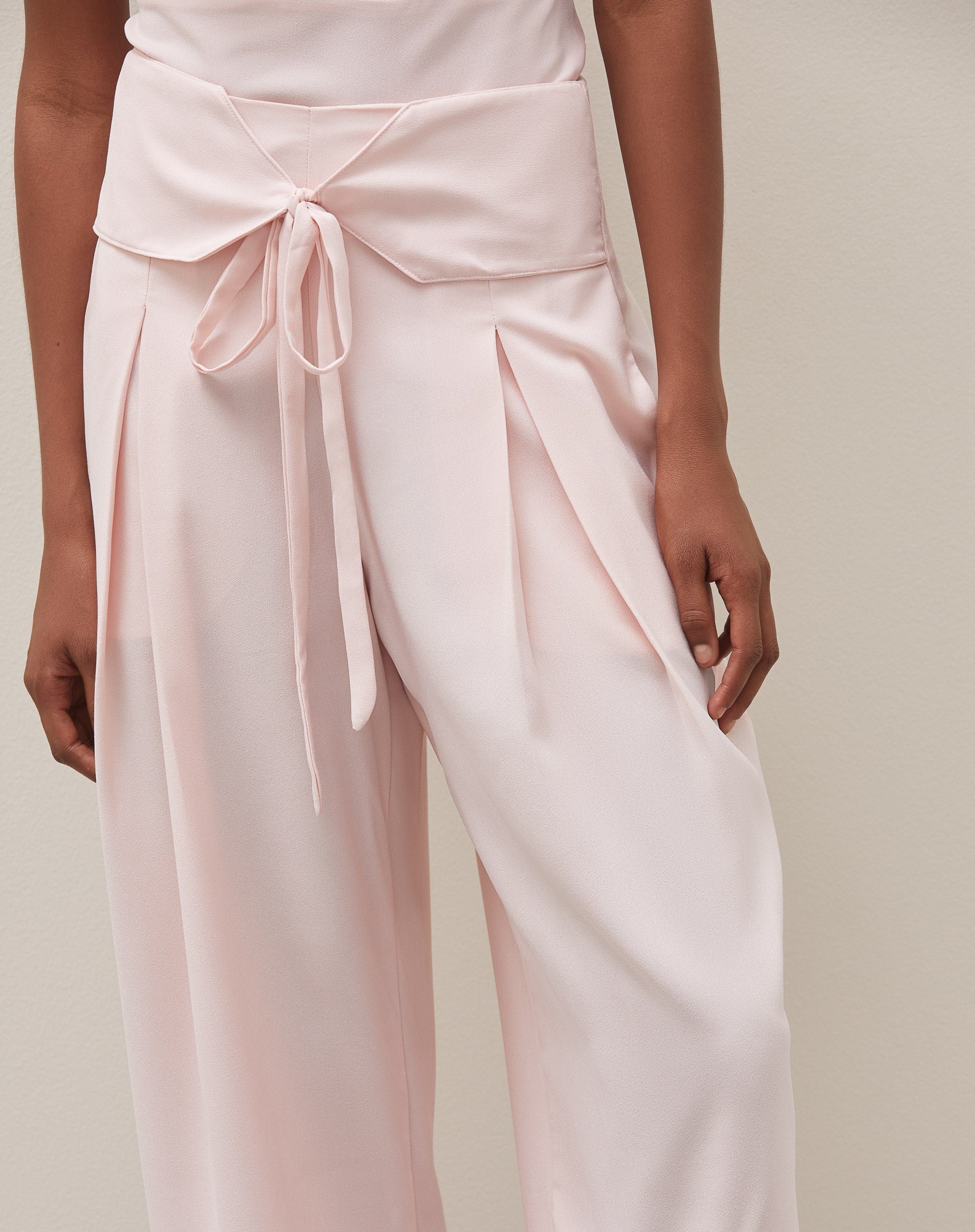 Calça Wide Leg com Faixa de Amarração no Cós  - Rosa Claro