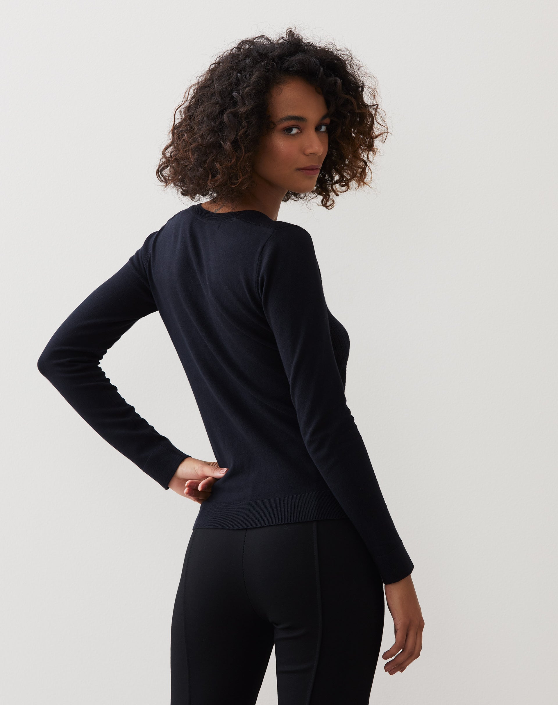 Suéter Decote V - Preto