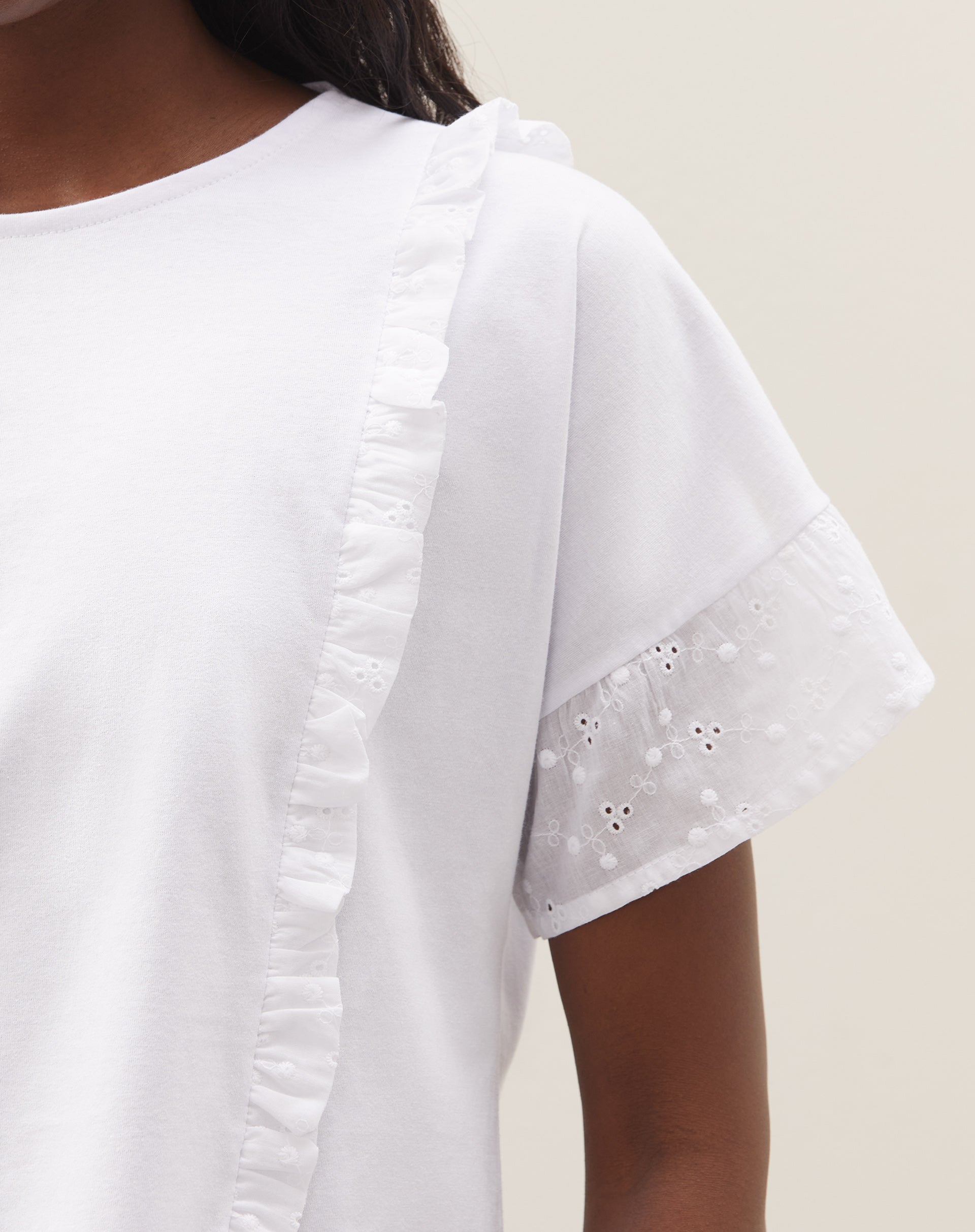 Camiseta Oversized com Babado de Laise - Branco