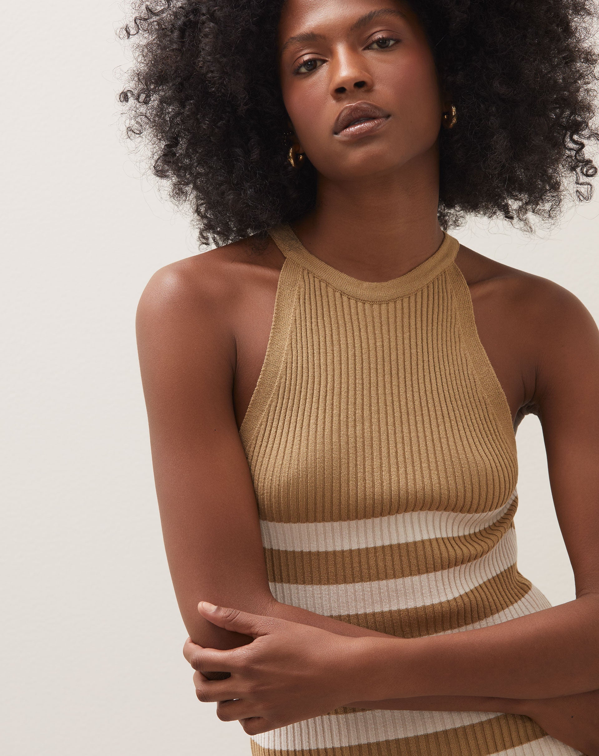 REGATA HALTER NECK DE TRICOT - BEGE