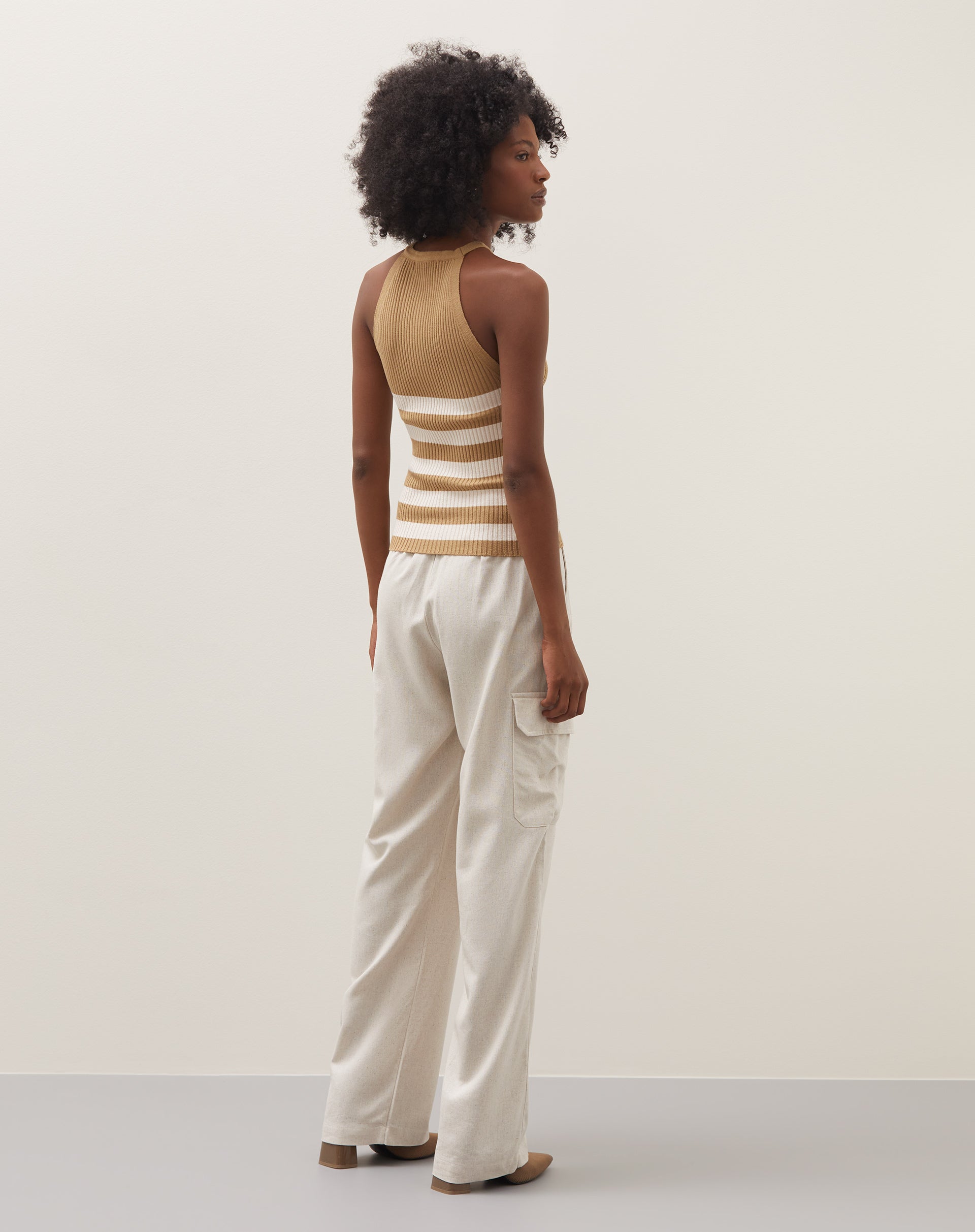 REGATA HALTER NECK DE TRICOT - BEGE