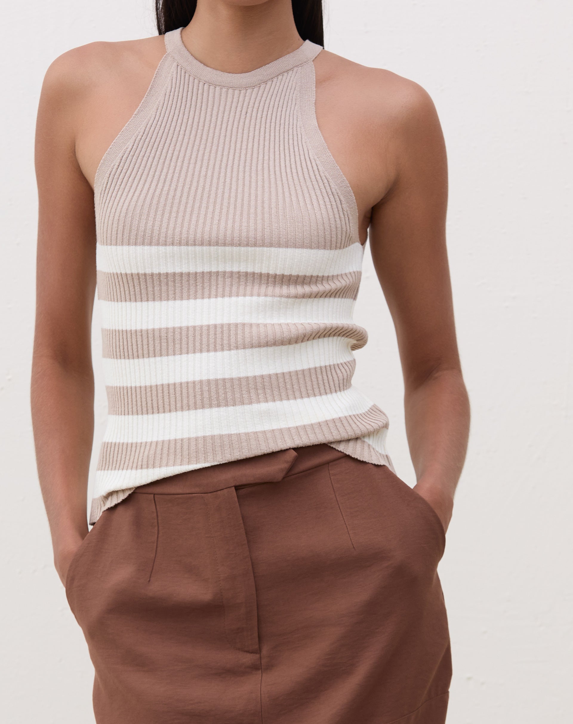 51211461_0021_regata-halter-neck-de-tricot-caqui_0_91cd5344-1e29-4cd5-873e-bf12011c3464.jpg