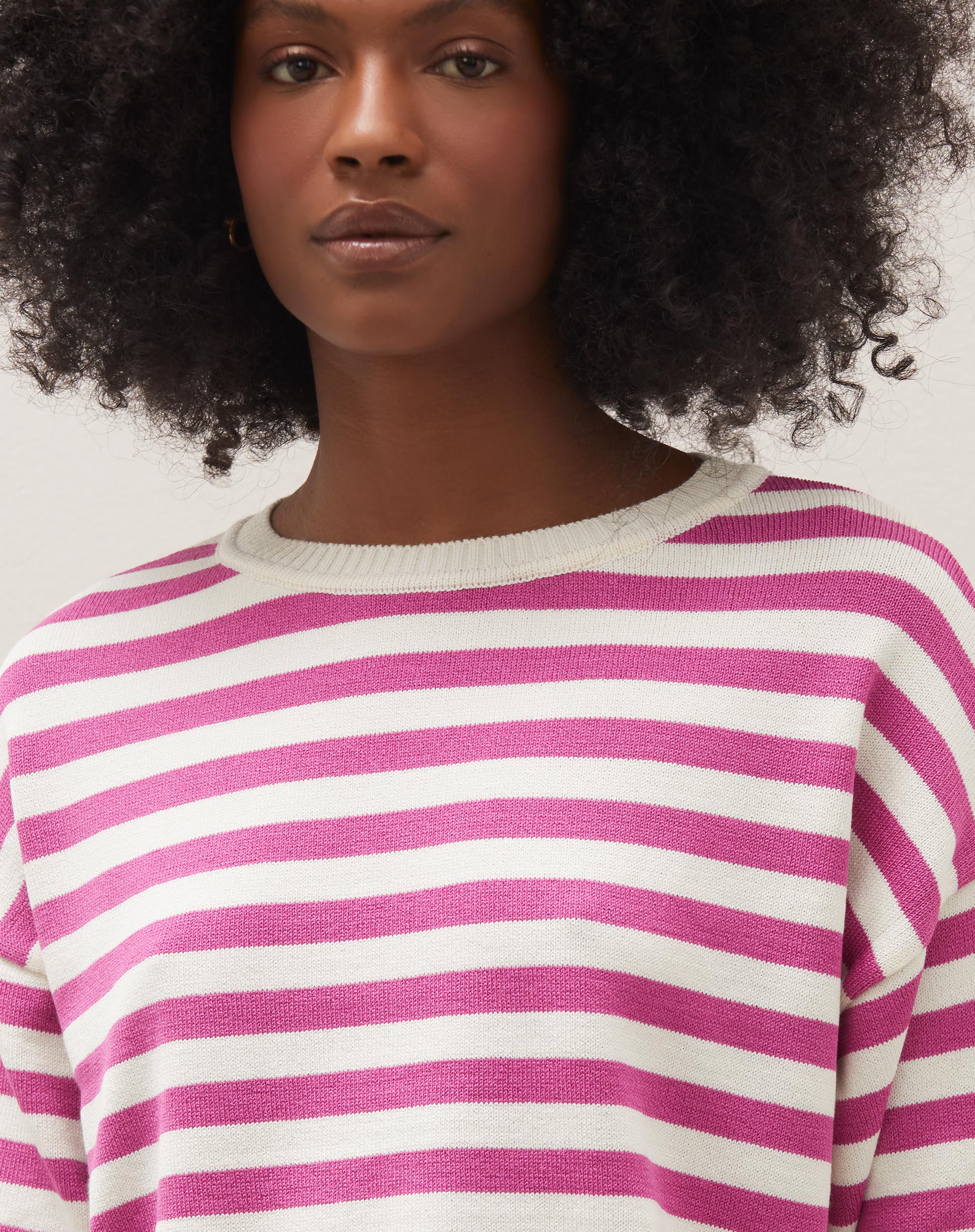 Camiseta Cropped de Tricot Listrada - Rosa