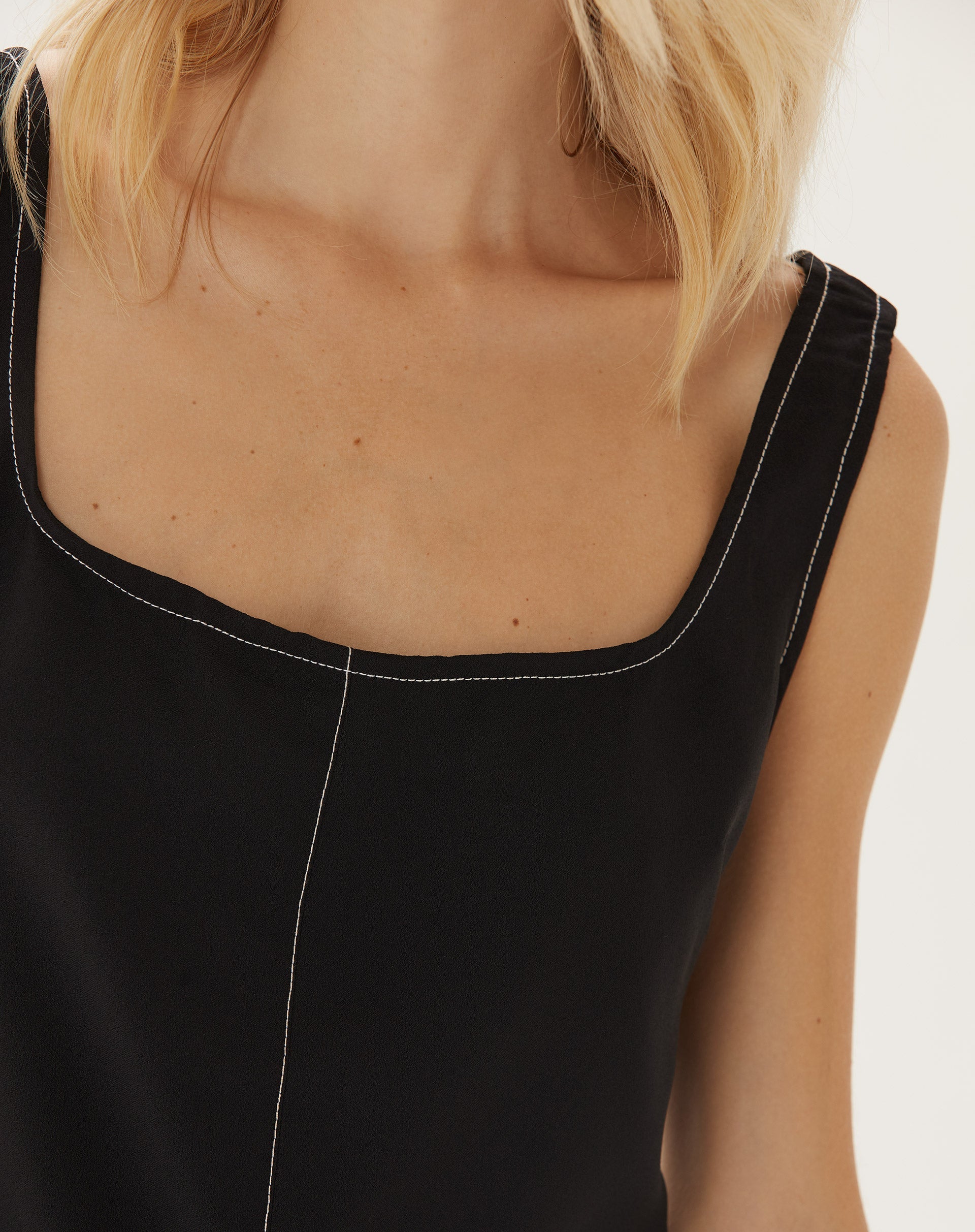 Vestido Regata Alfaiataria Midi - Preto