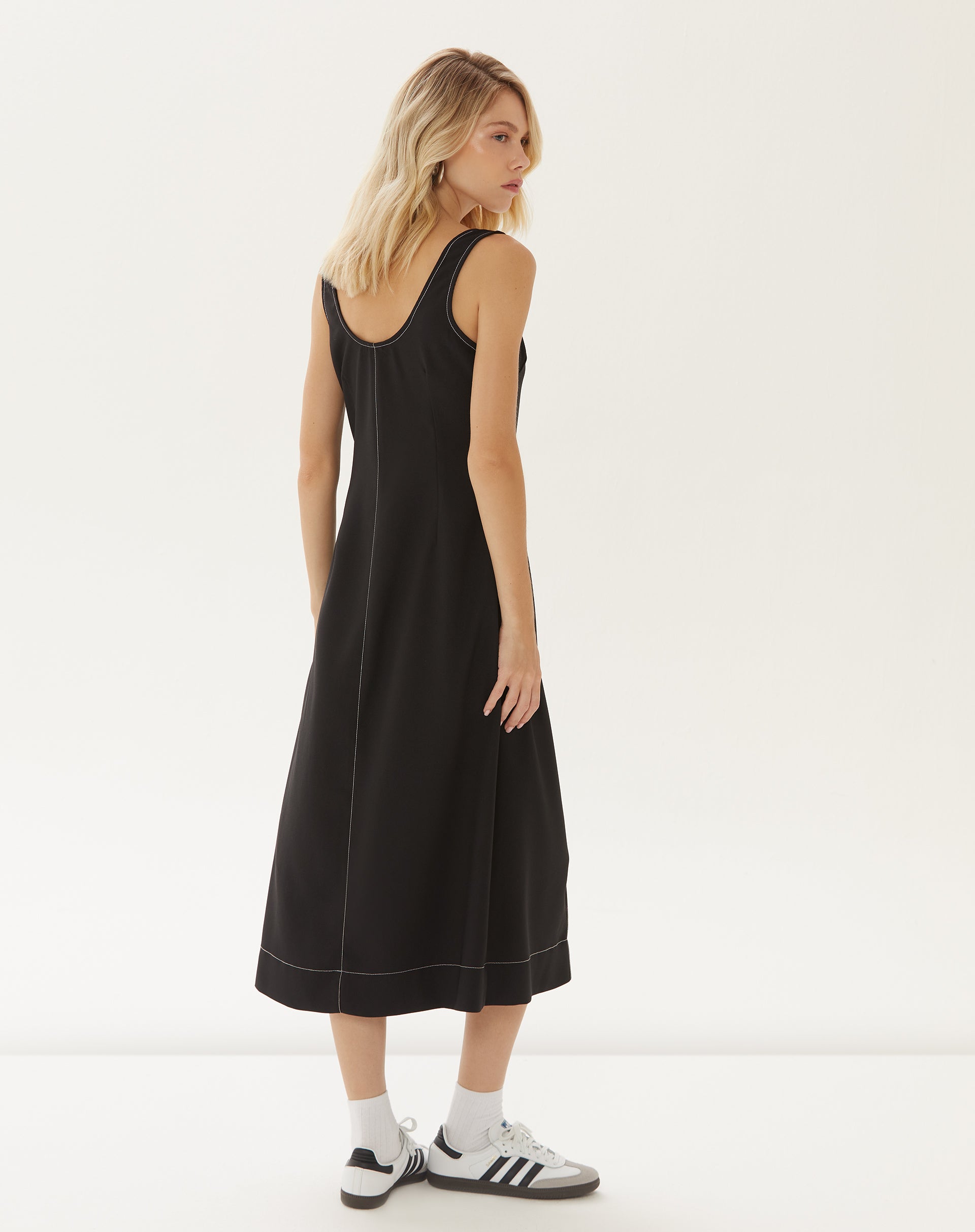 Vestido Regata Alfaiataria Midi - Preto