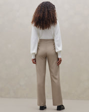 Calça com Pregas de Alfaiataria - Bege