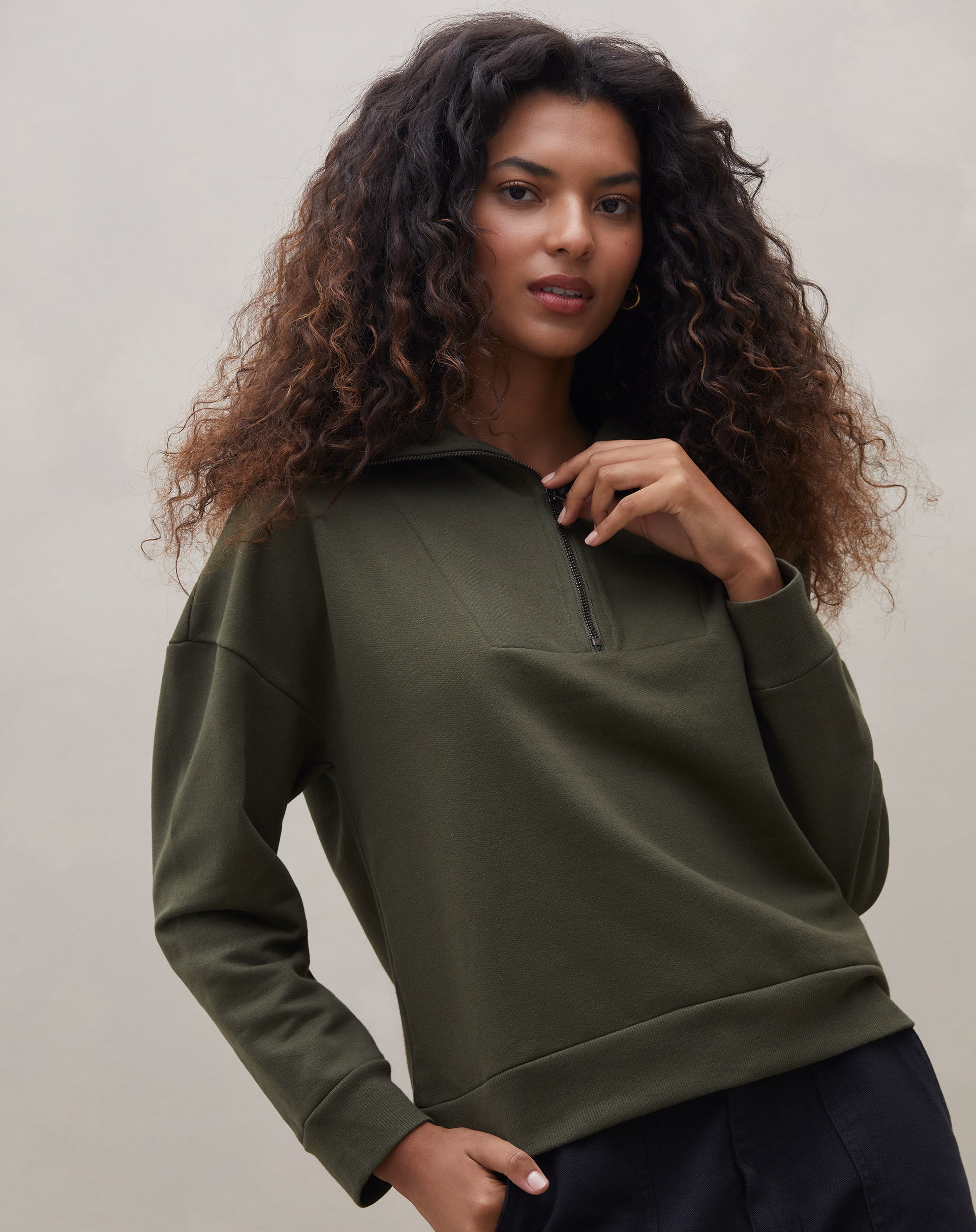 Blusa com Gola e Zíper de Moletom  - Verde Militar