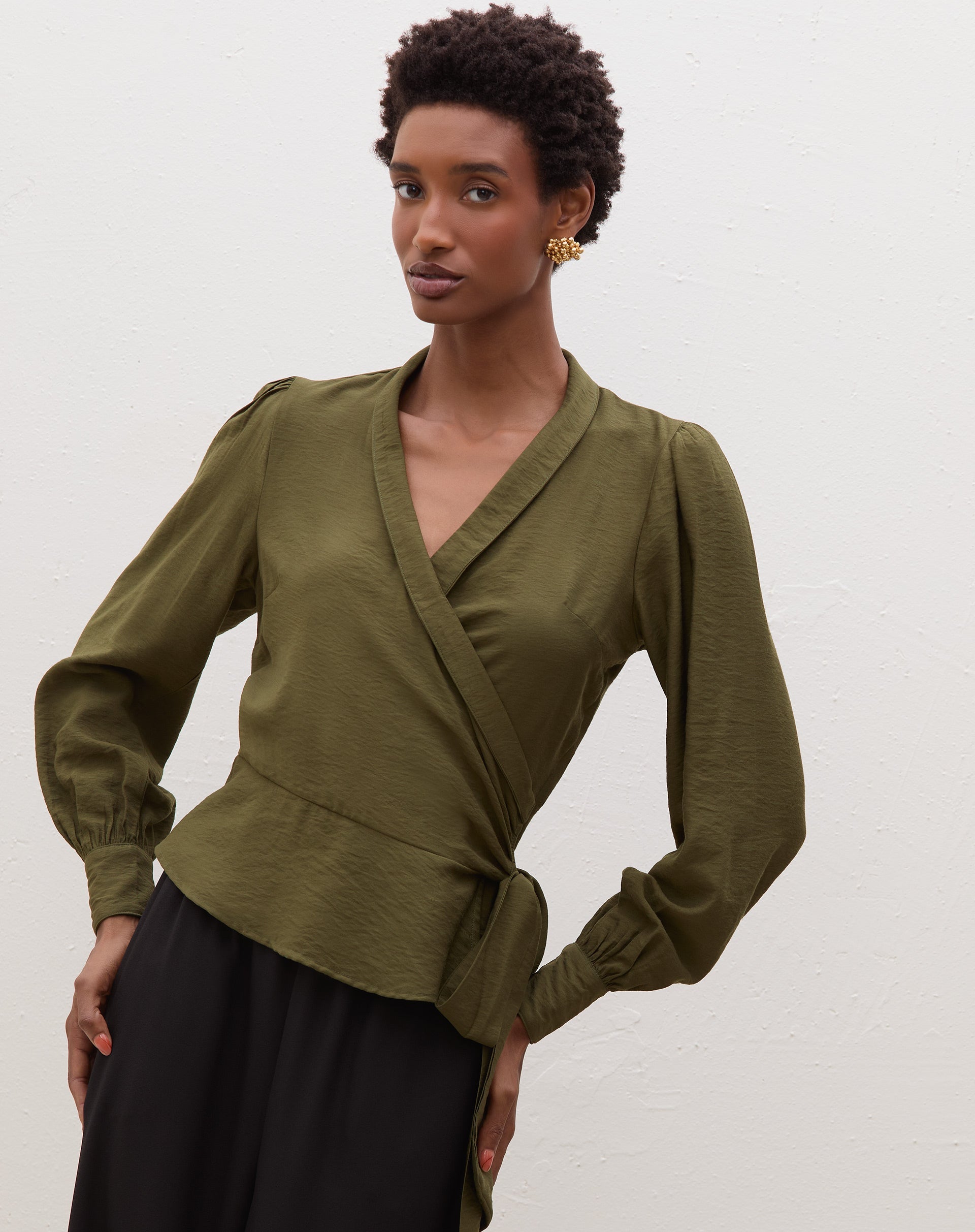 Blusa Manga Longa Transpassada com Amarração - Verde Militar