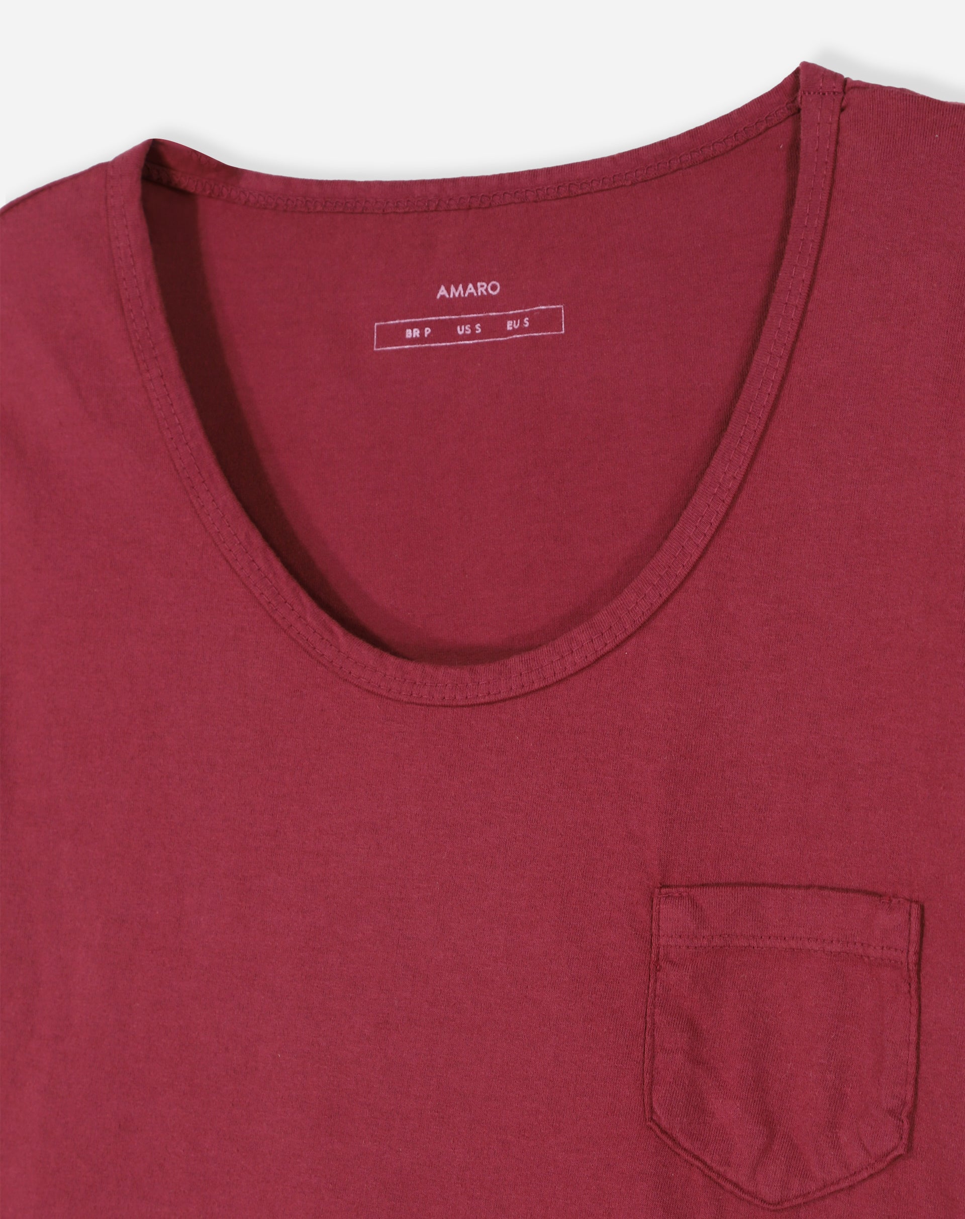 T-shirt Decote U com Bolso Estonada - Vinho