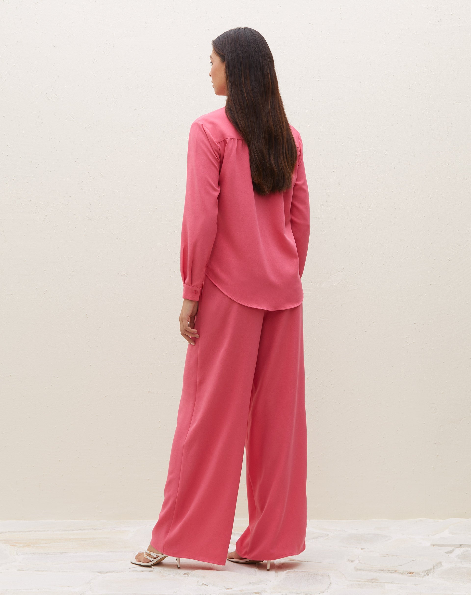 51225351_0018_camisa-manga-longa-de-crepe-coral_3_2de47286-ca26-4ed3-be10-7ef9ee0c3668.jpg