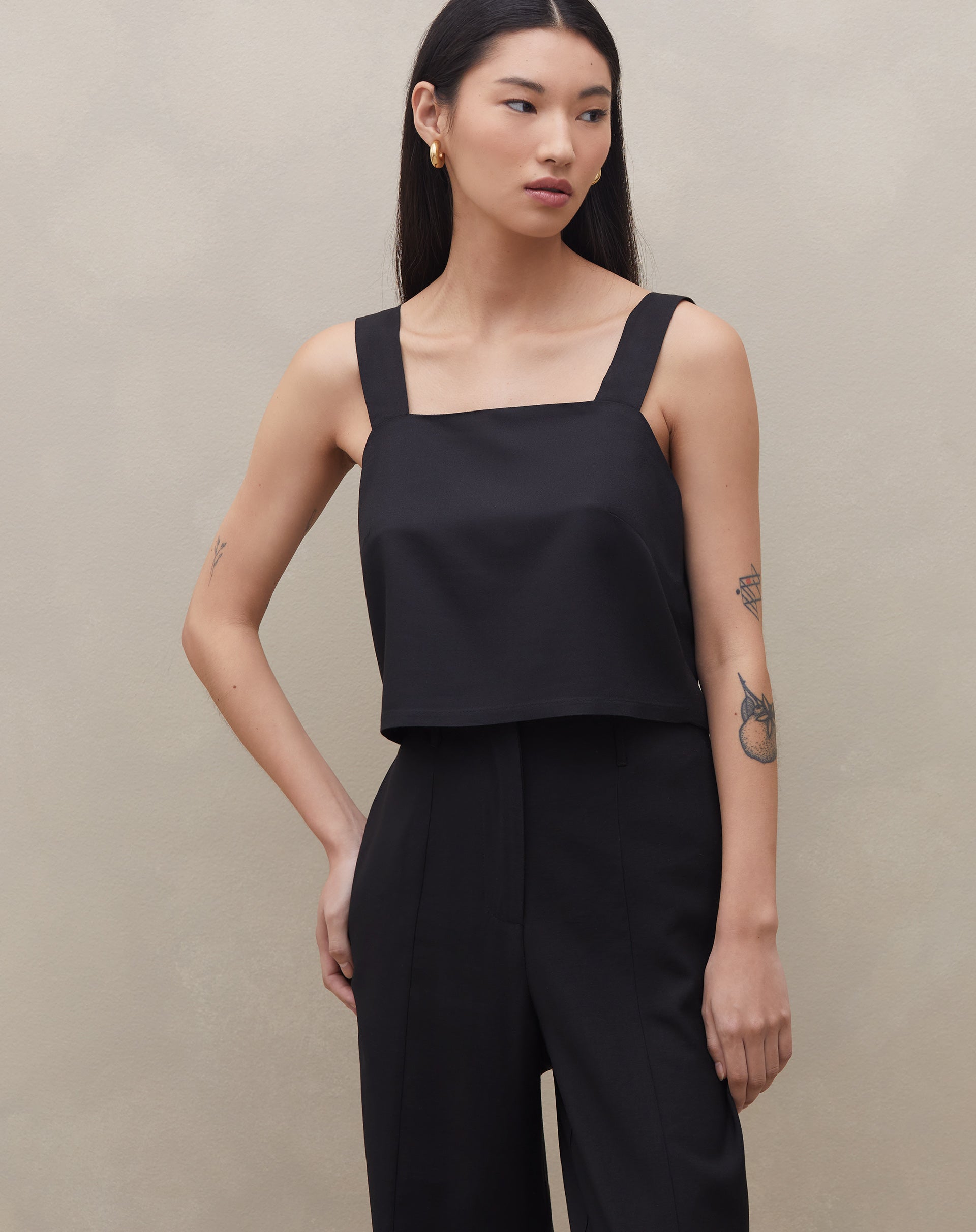 Blusa Regata Decote Reto - Preto