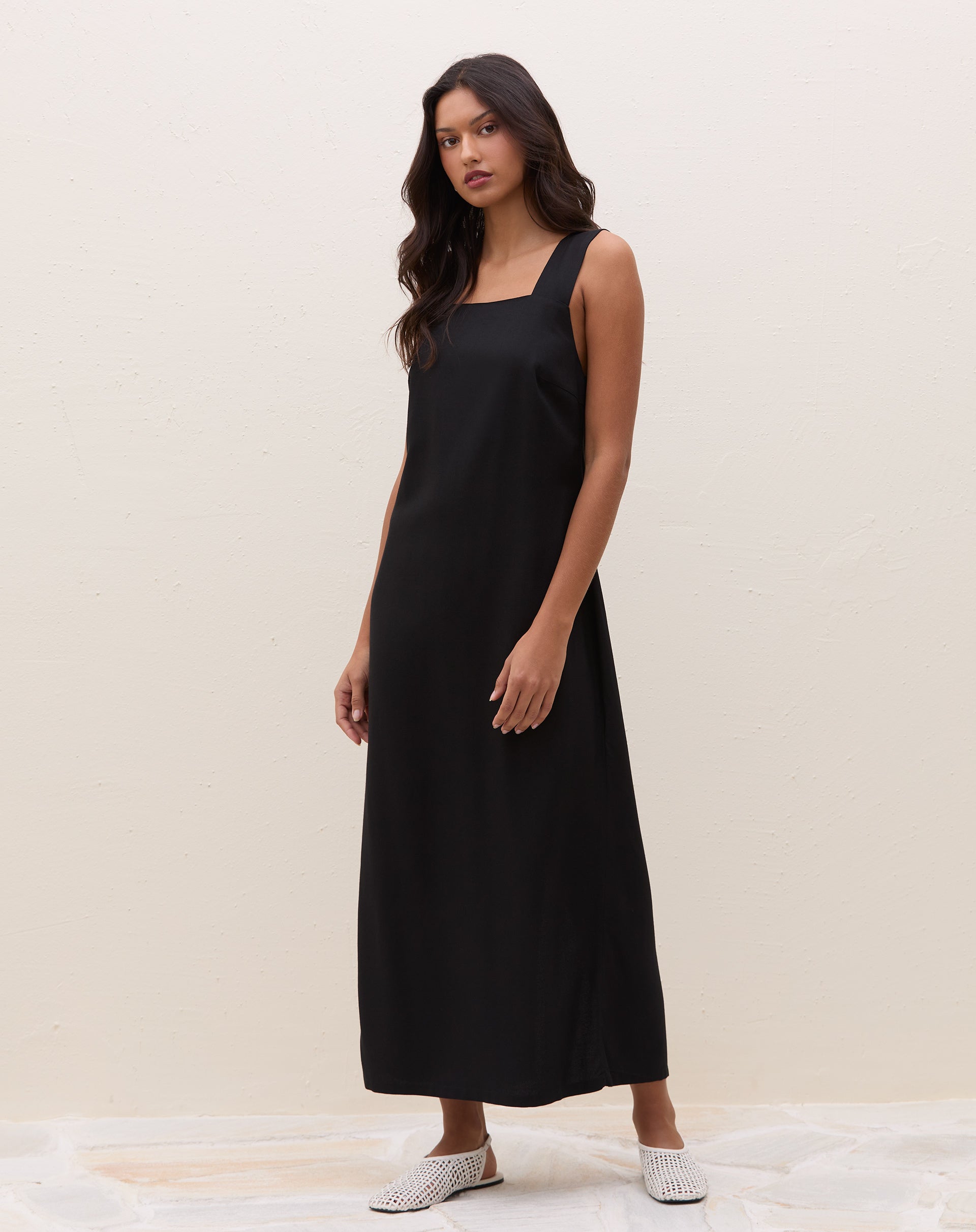 Vestido Regata Midi de Crepe  - Preto