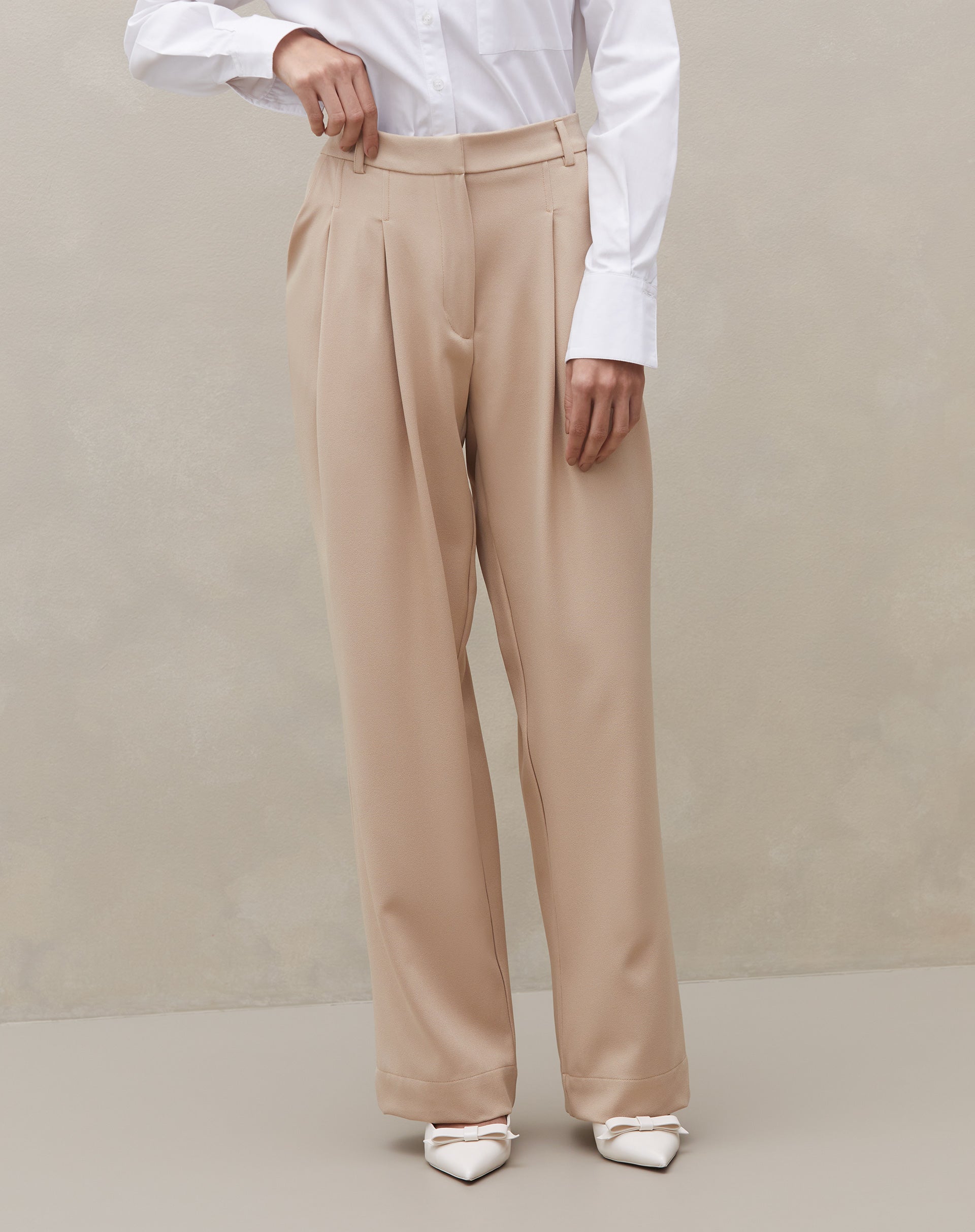 Calça Wide Leg com Pregas - Bege