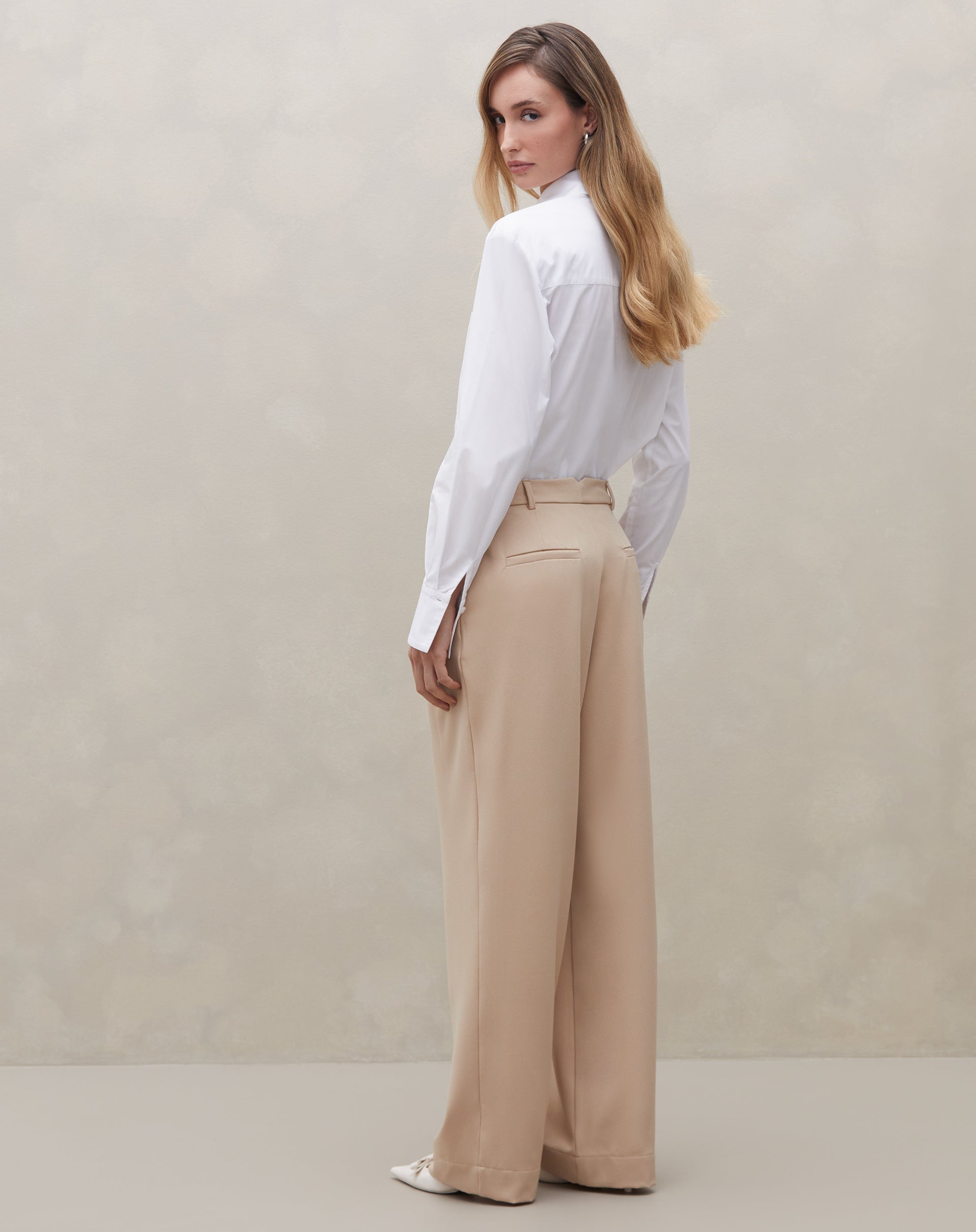 Calça Wide Leg com Pregas - Bege