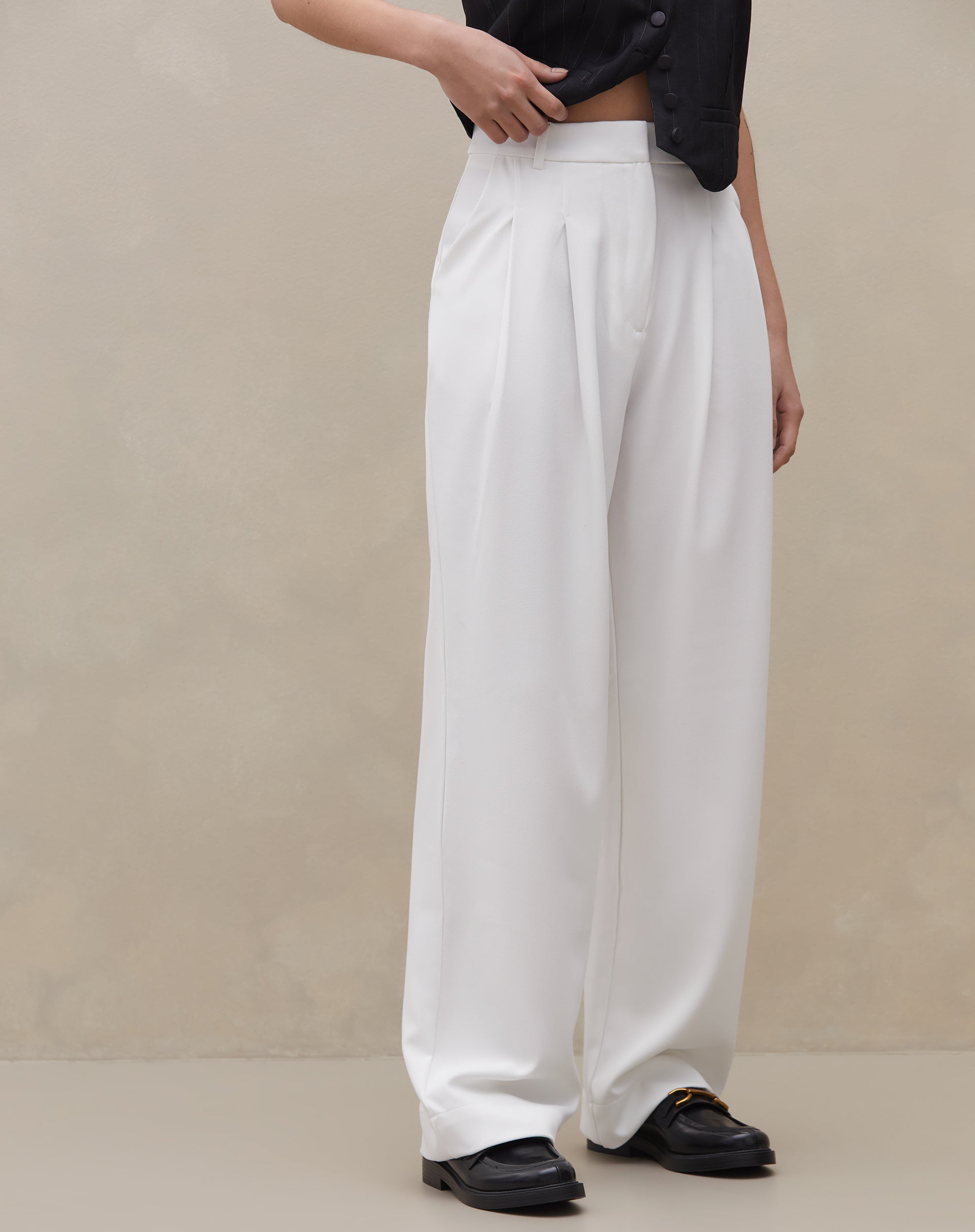 Calça Wide Leg com Pregas - Off-white