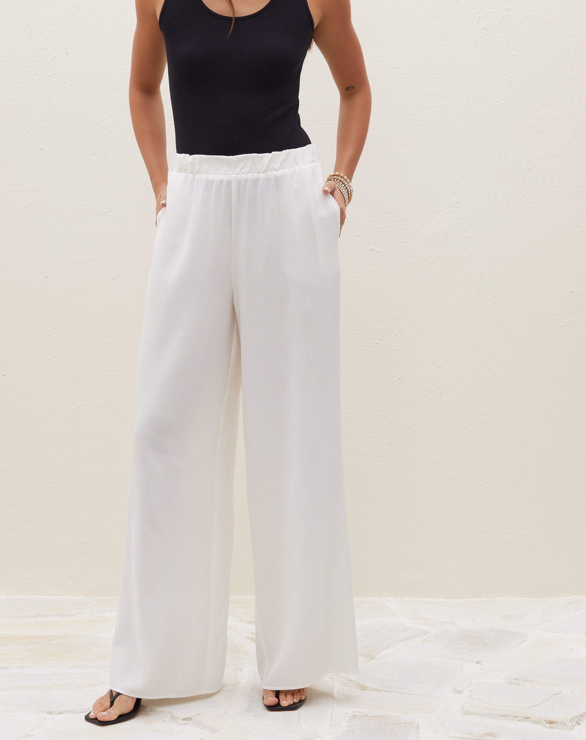 Calça Wide Leg Cós Elástico com Pregas - Off-white