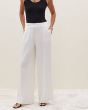 Calça Wide Leg Cós Elástico com Pregas - Off-white