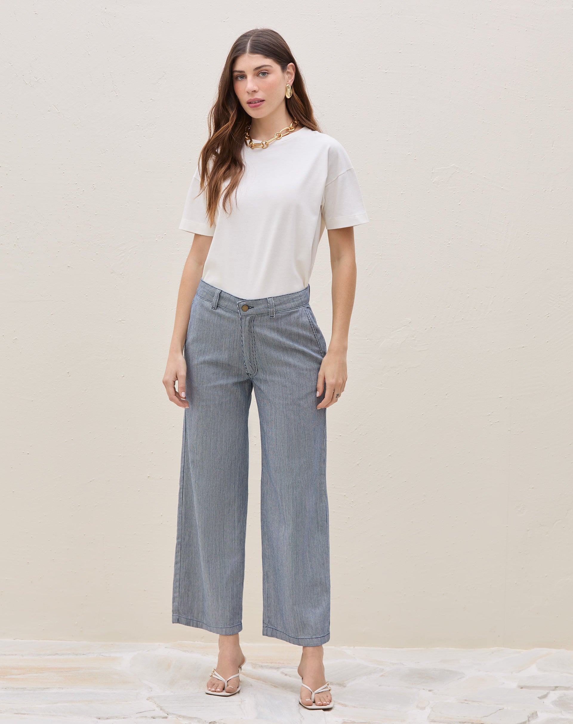 51225490_0753_calca-jeans-reta-cropped-cintura-media-listrado-azul-fino_0_2ff6d3f0-55ca-4e15-8fb4-dbb4e12248a8.jpg
