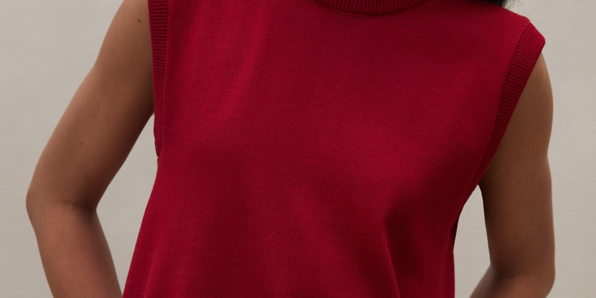 51225511_0012_blusa-de-tricot-manga-curta-com-costas-transpassada-vermelho_0_715a90f0-c224-4411-84a4-829f65c2ae38.jpg
