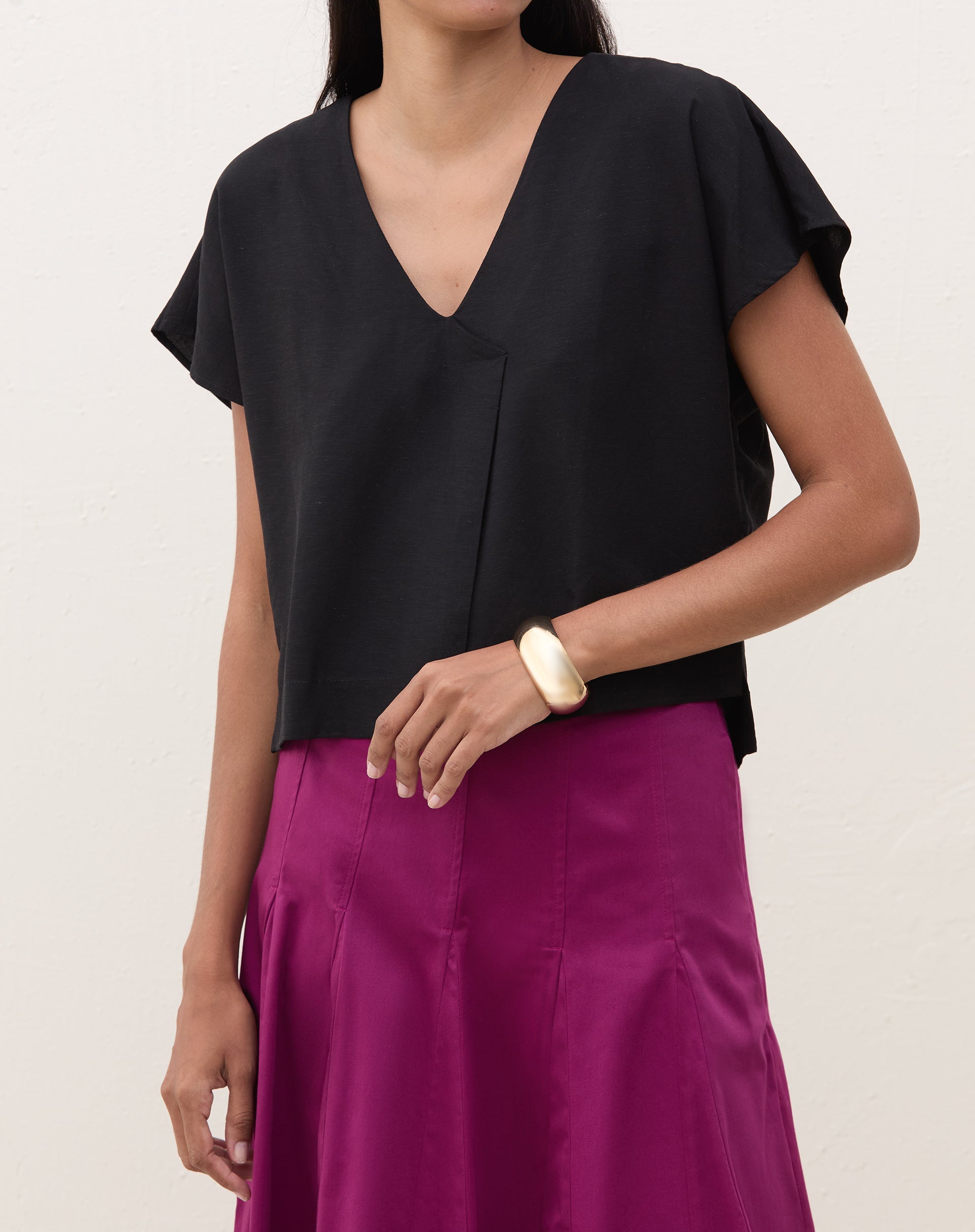 Blusa Manga Curta Decote V - Preto