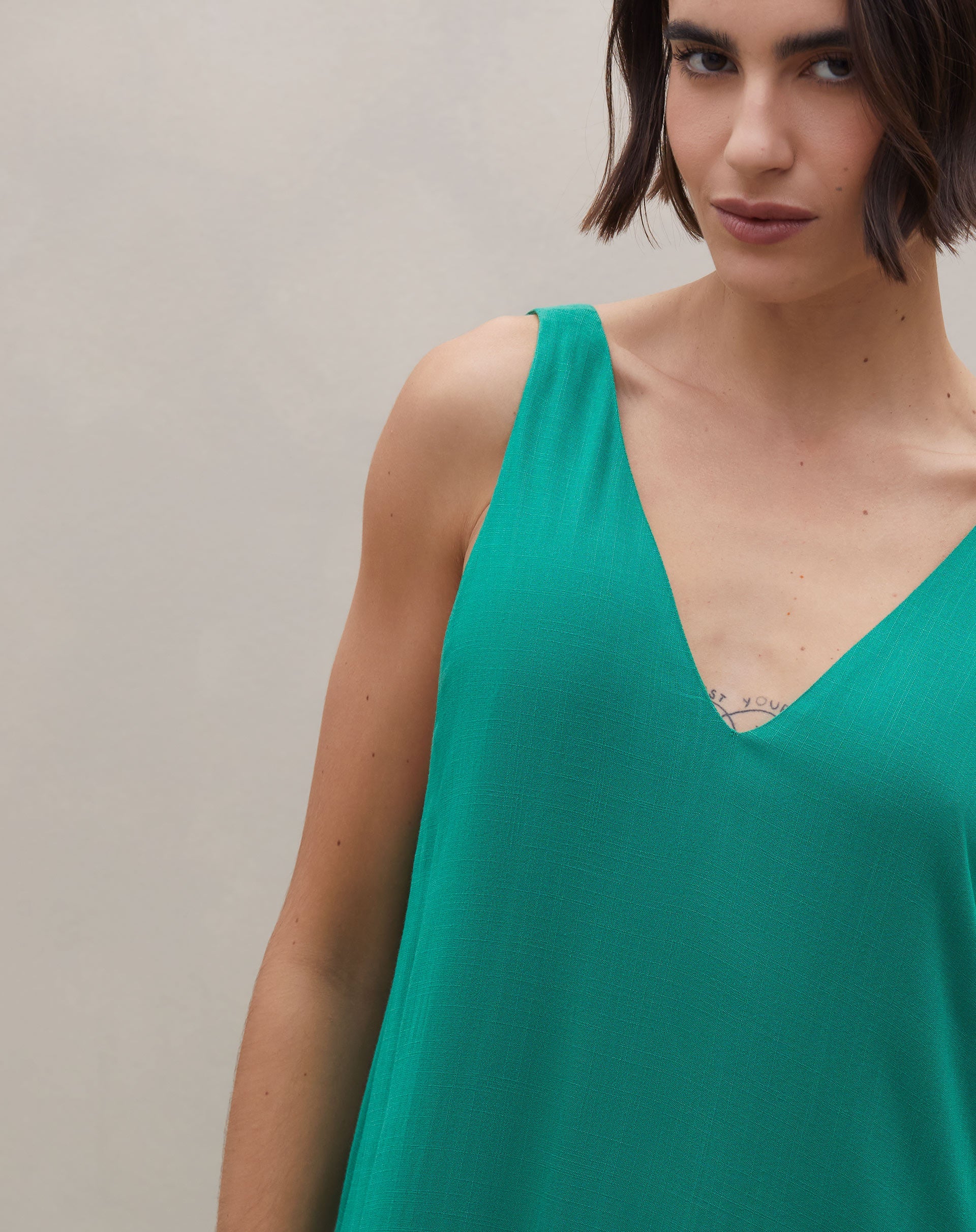 Vestido Longo Regata Decote V - Verde